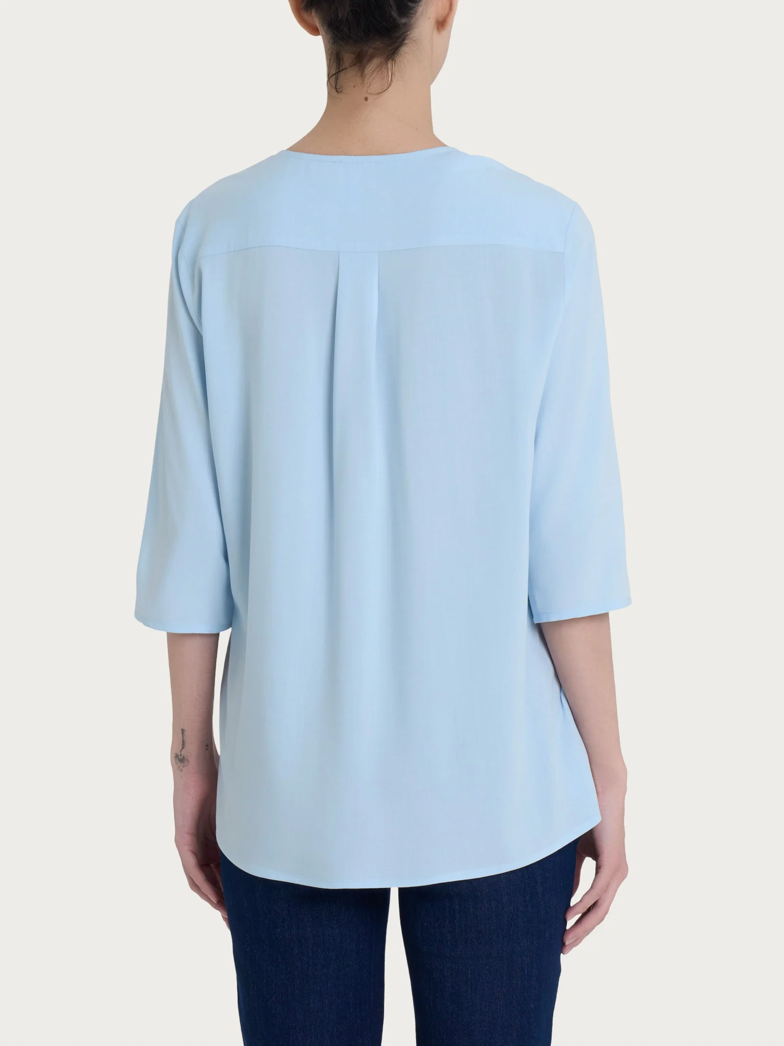 Blusa con scollo a V e manica 3/4 in Ecoseta - Skyway - Image 2