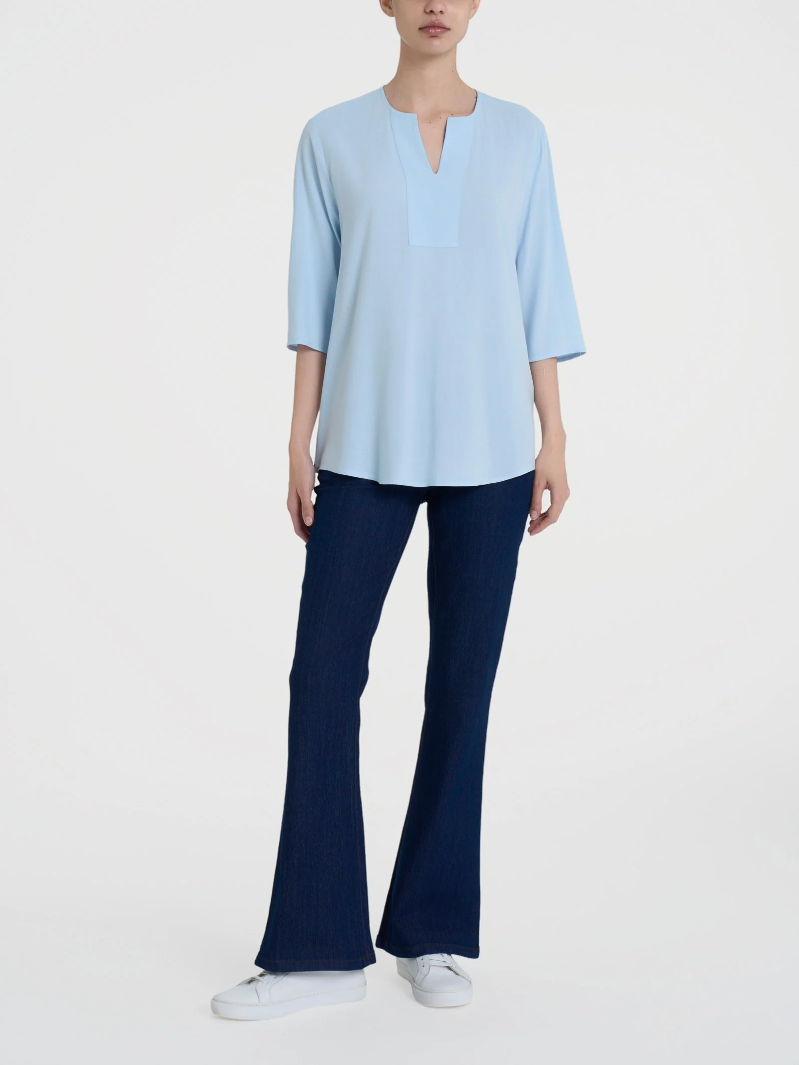Blusa con scollo a V e manica 3/4 in Ecoseta - Skyway - Image 5