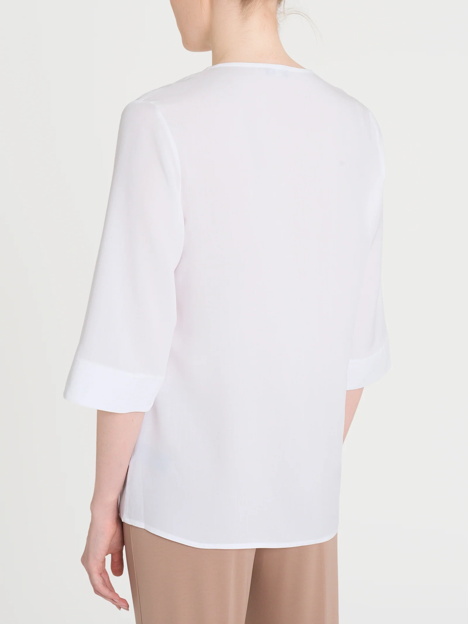 Blusa con scollo a V e manica 3/4 in Ecoseta - Bianco - Image 2