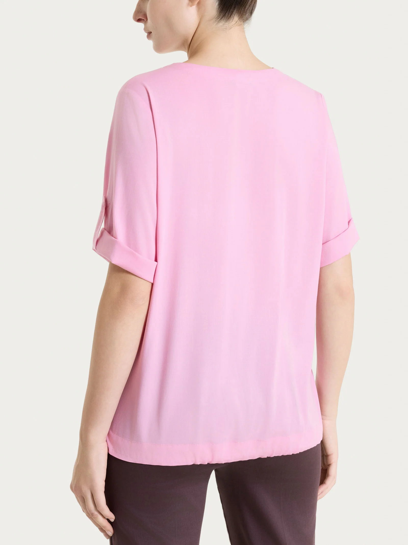 Blusa con scollo a V e manica risvoltabile in Voile Stretch - Cashmere Rose - Image 2