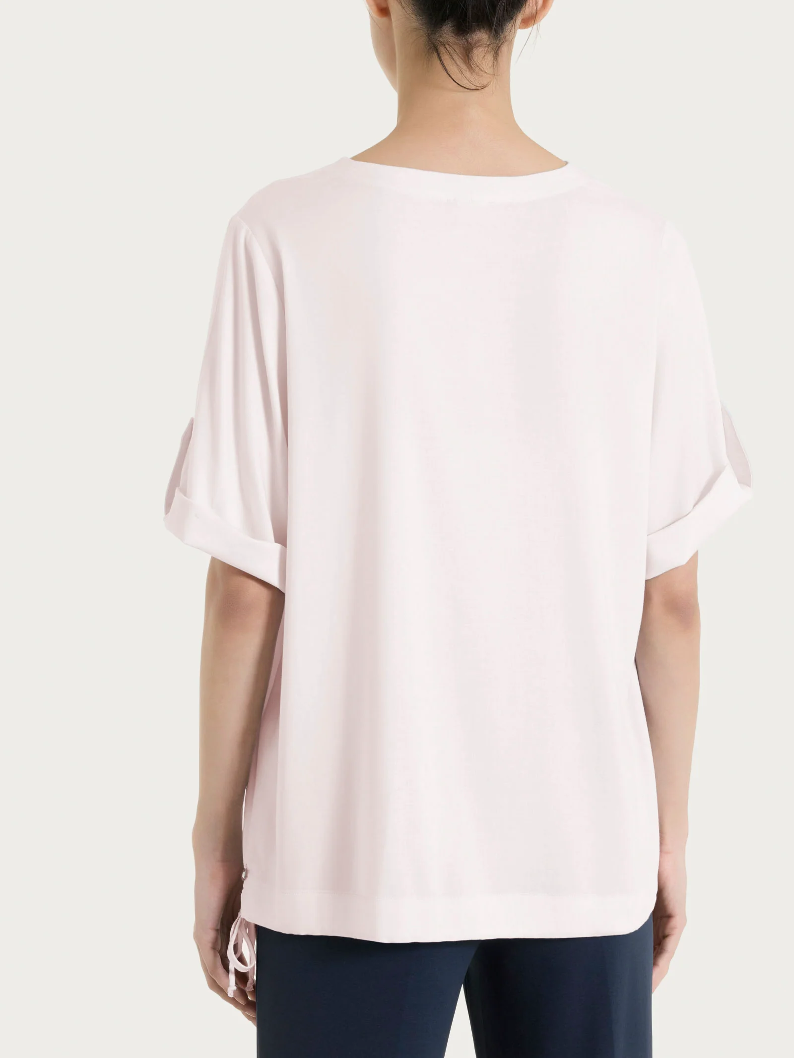 Blusa con scollo a V e manica risvoltabile in Voile Stretch - Hushed Violet - Image 2
