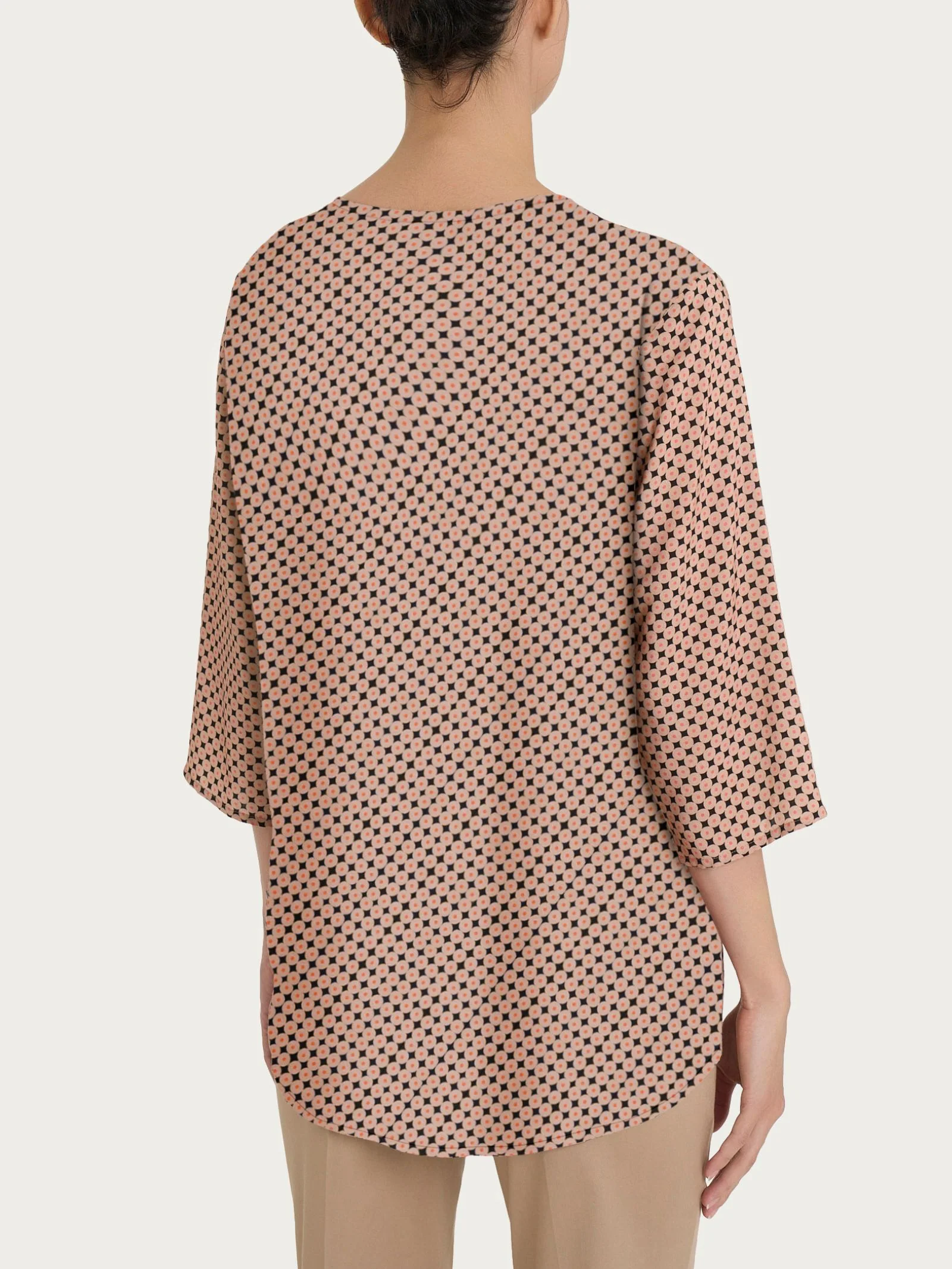 Blusa con scollo a V e micro pattern in Ecoseta - Fant.Nero - Image 2