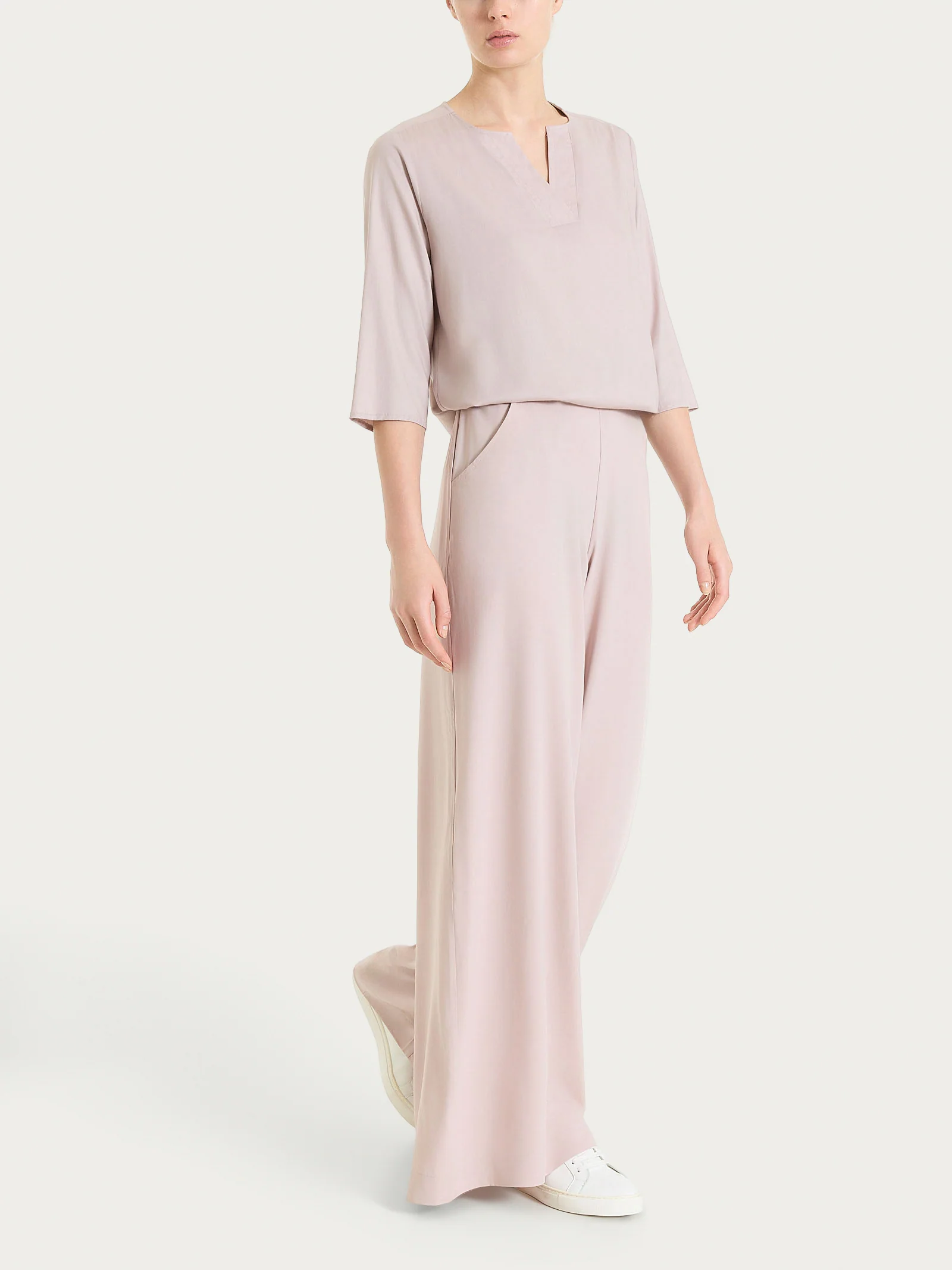 Blusa con scollo a V in Voile Stretch - Sphinx - Image 5