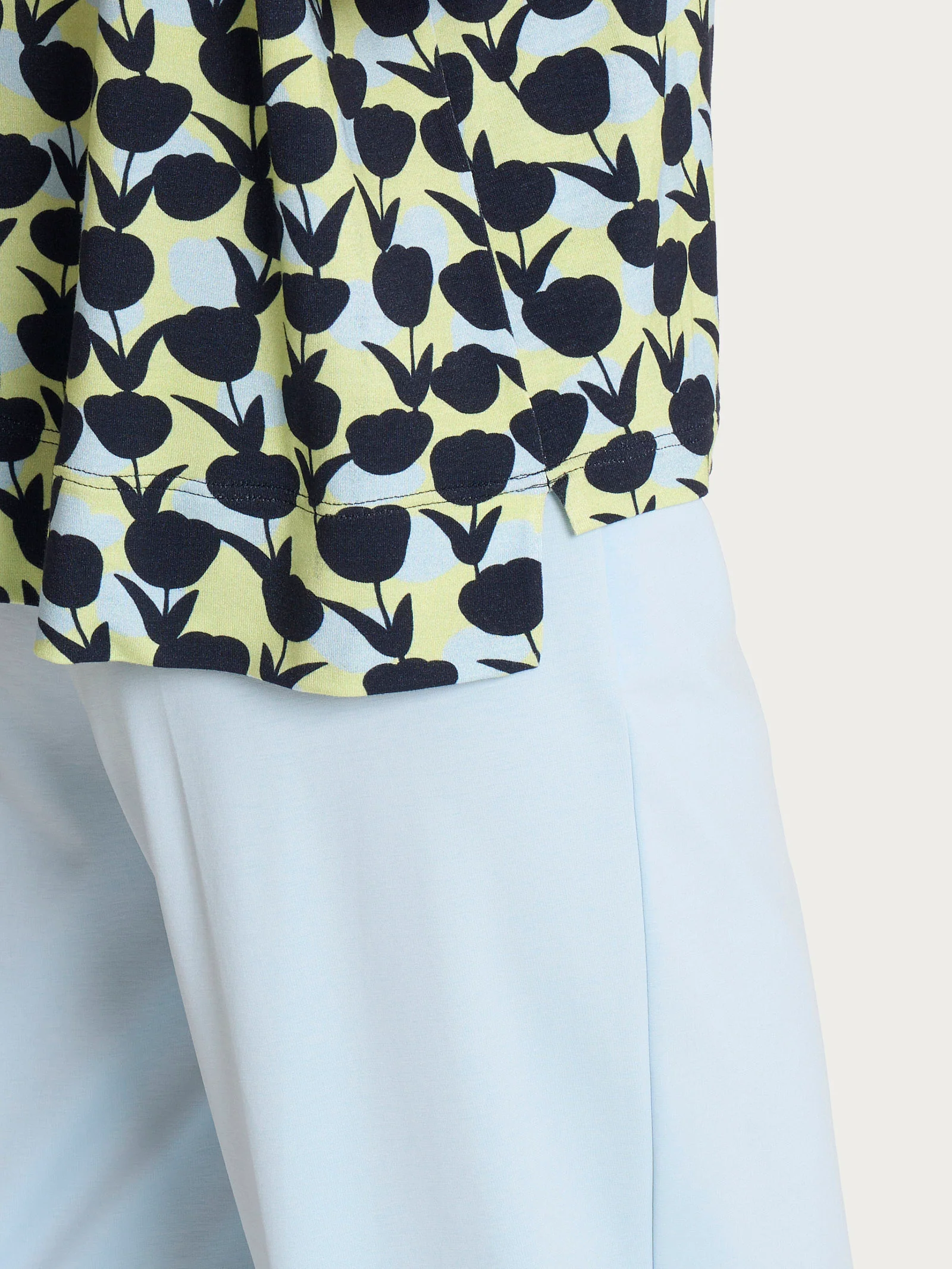 Blusa girocollo con tulips pattern in Viscosa Summer - Fant. Shadow Lime - Image 3
