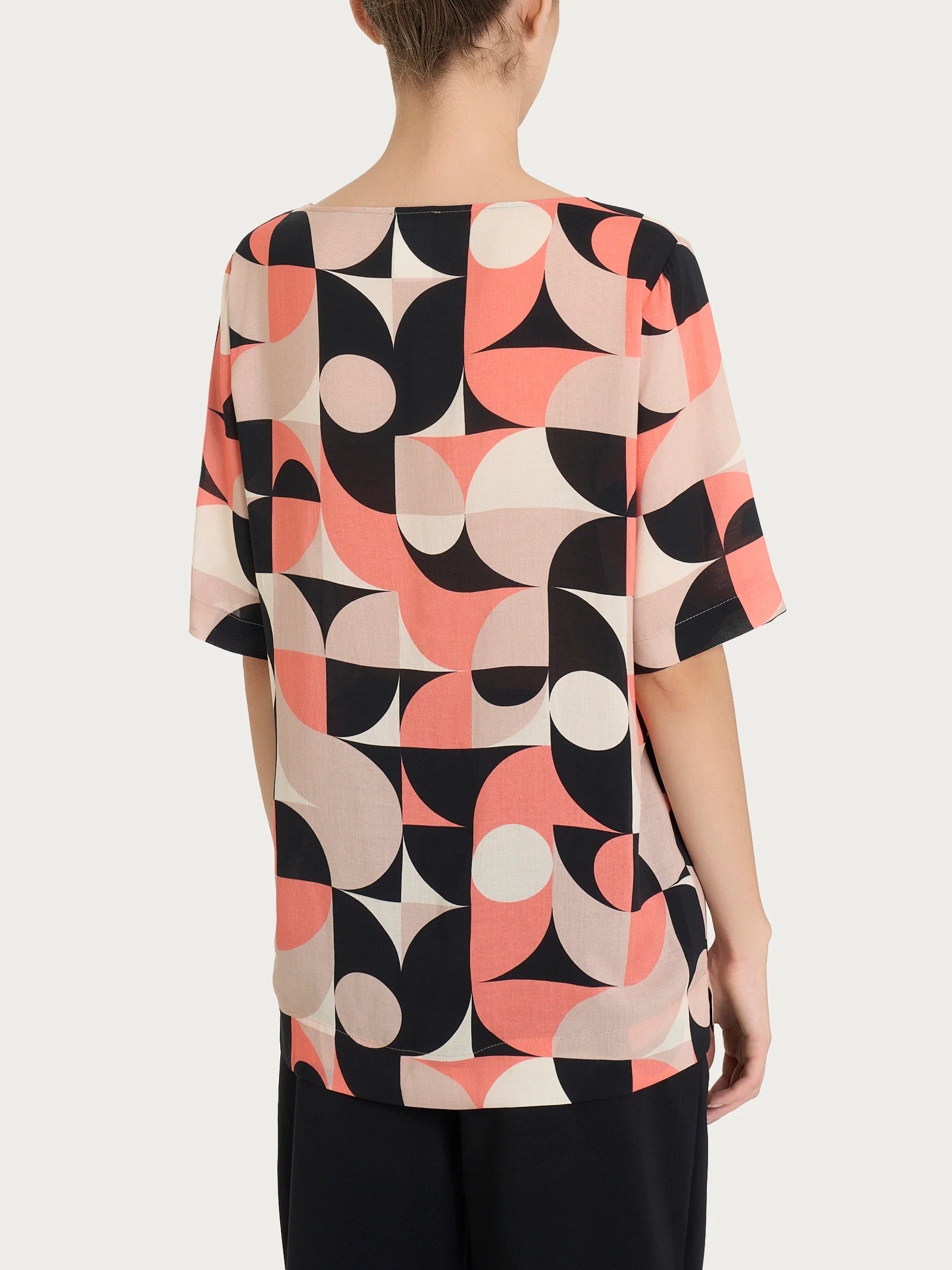 Blusa girocollo in Ecoseta - Fant. Warm Taupe - Image 2