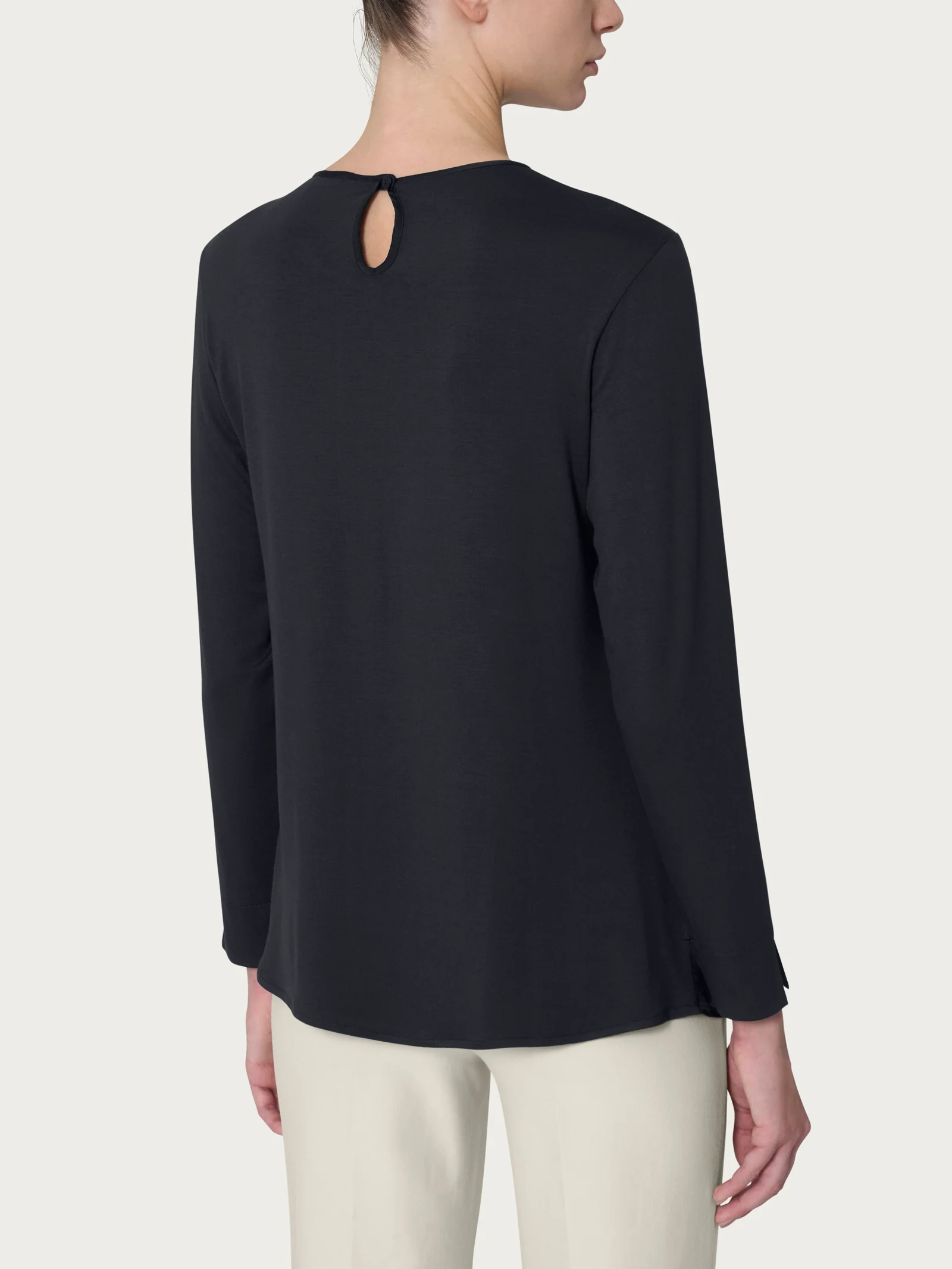 Blusa girocollo in misto viscosa - Nero - Image 2