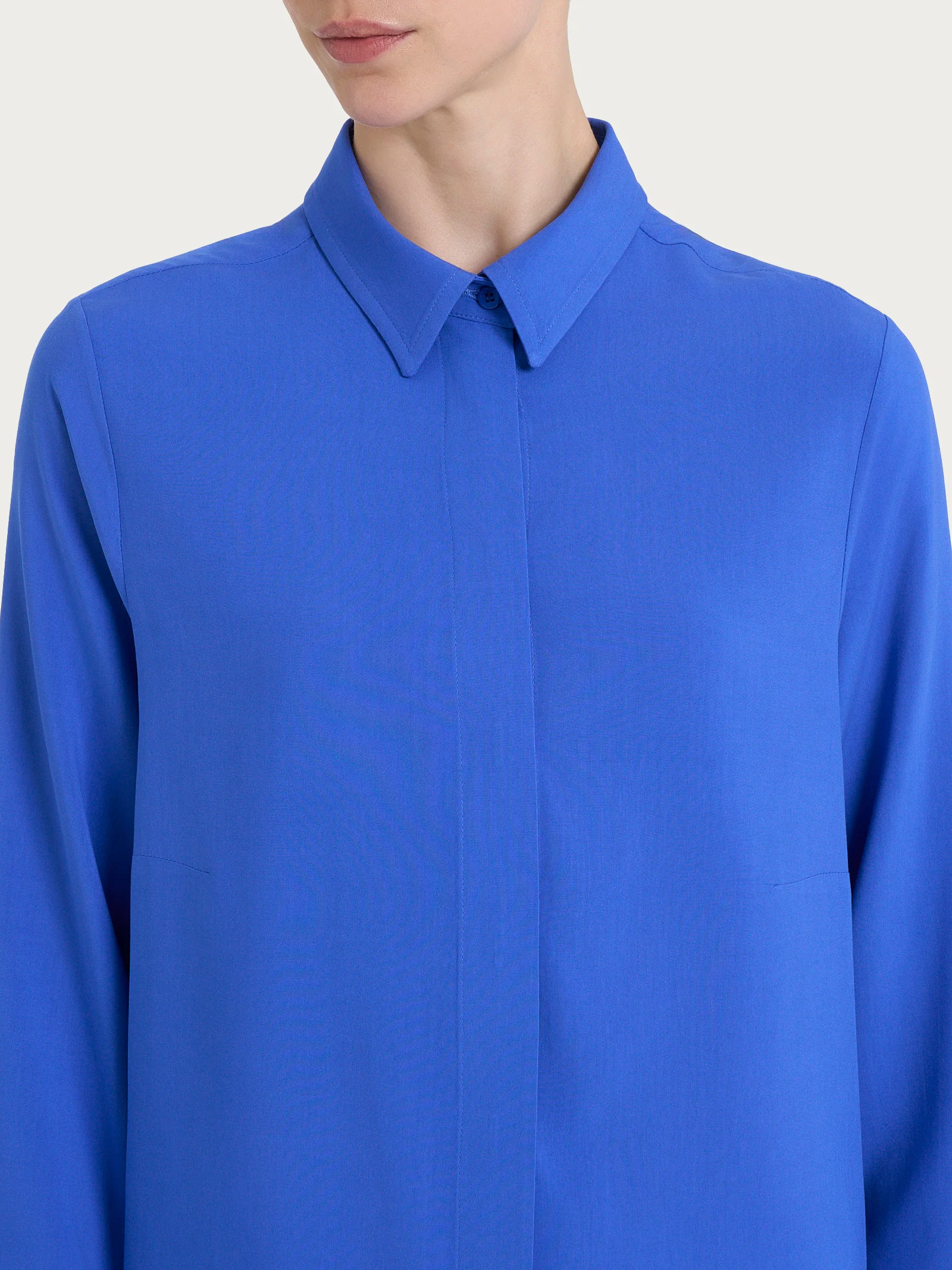 Camicia a manica lunga in Ecoseta - Dazzling Blue - Image 3