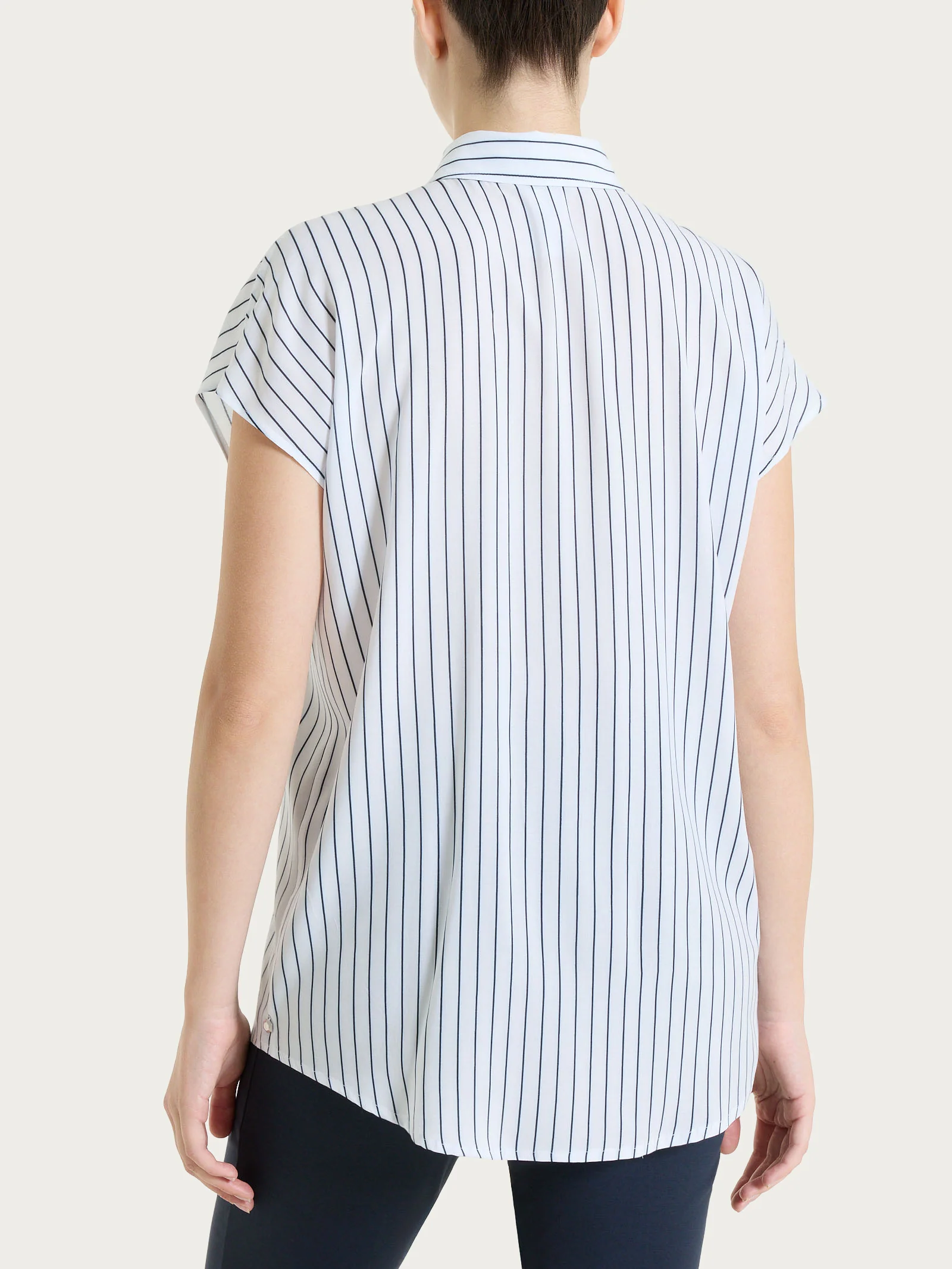 Camicia a righe con manica corta in Ecoseta - Fant.Bleu - Image 2