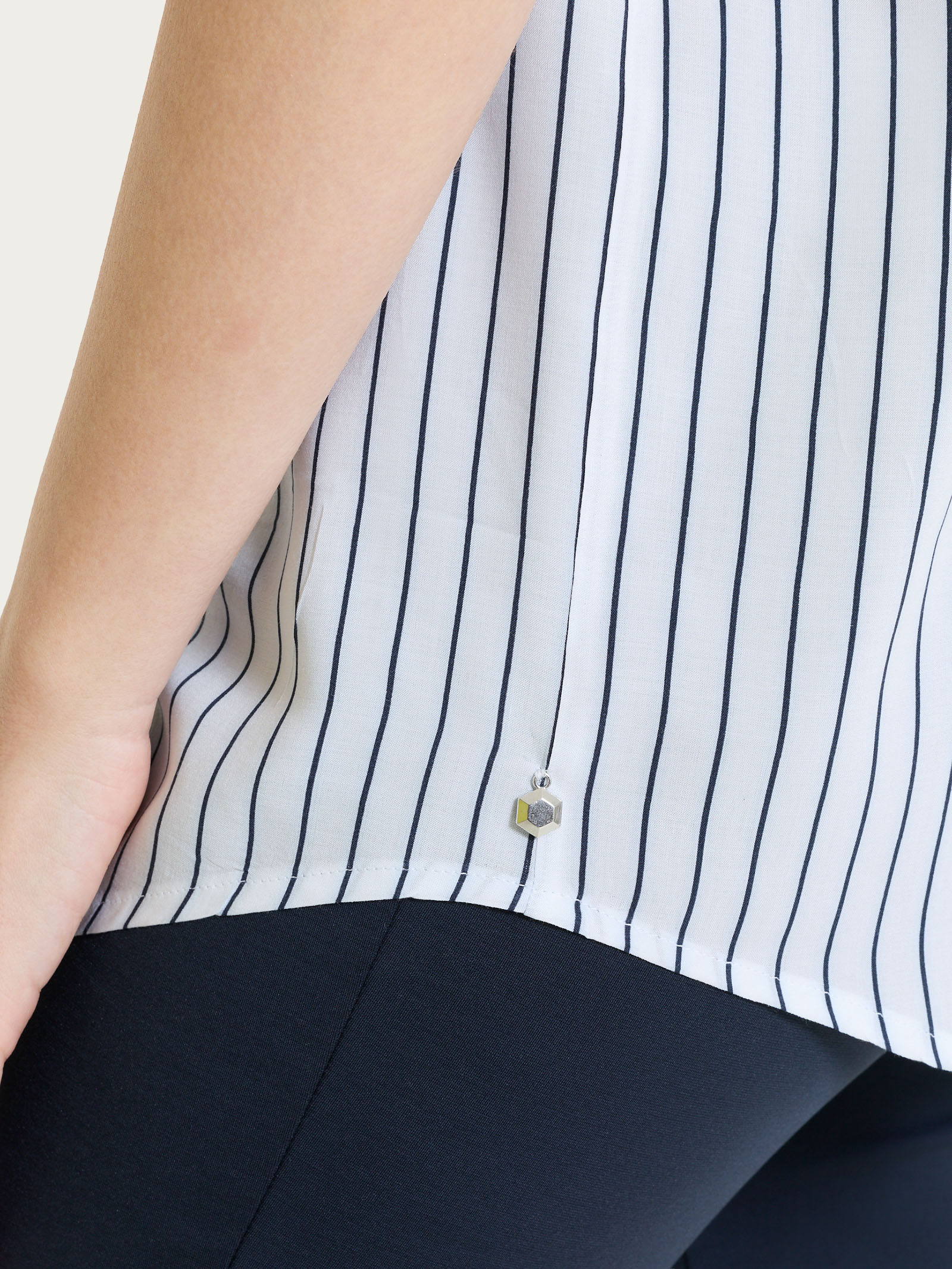 Camicia a righe con manica corta in Ecoseta - Fant.Bleu - Image 3