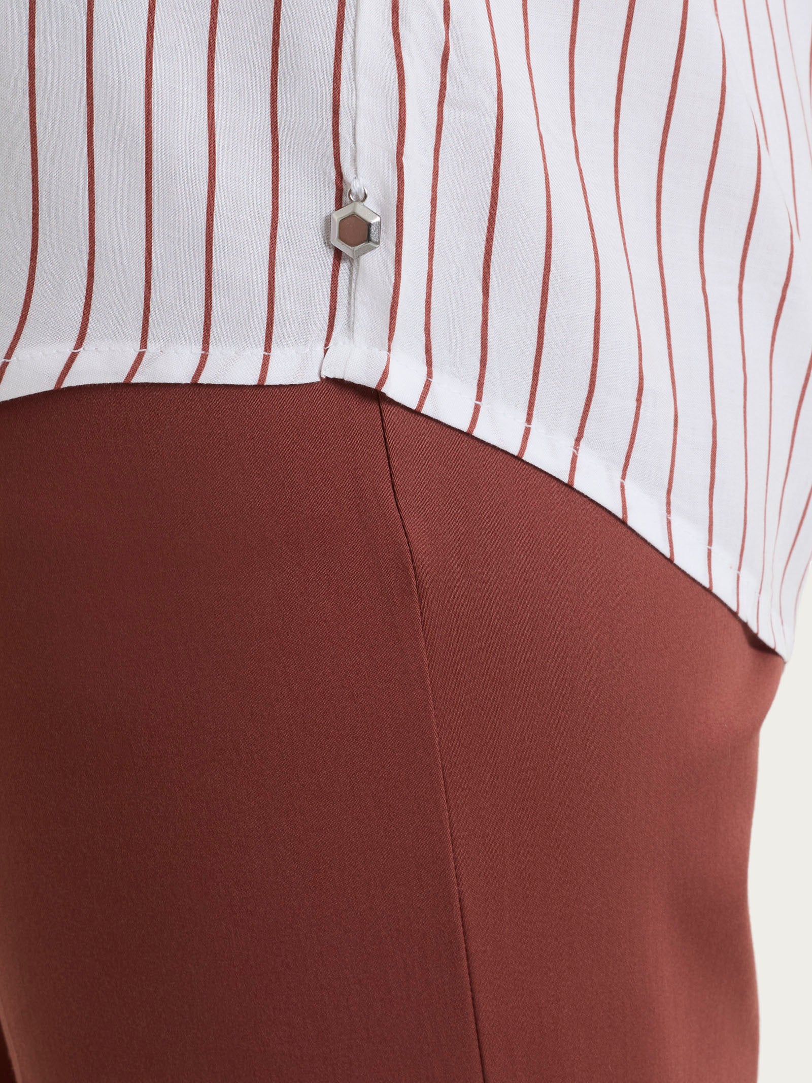 Camicia a righe in EcoSeta - Fant. Mahogany - Image 3