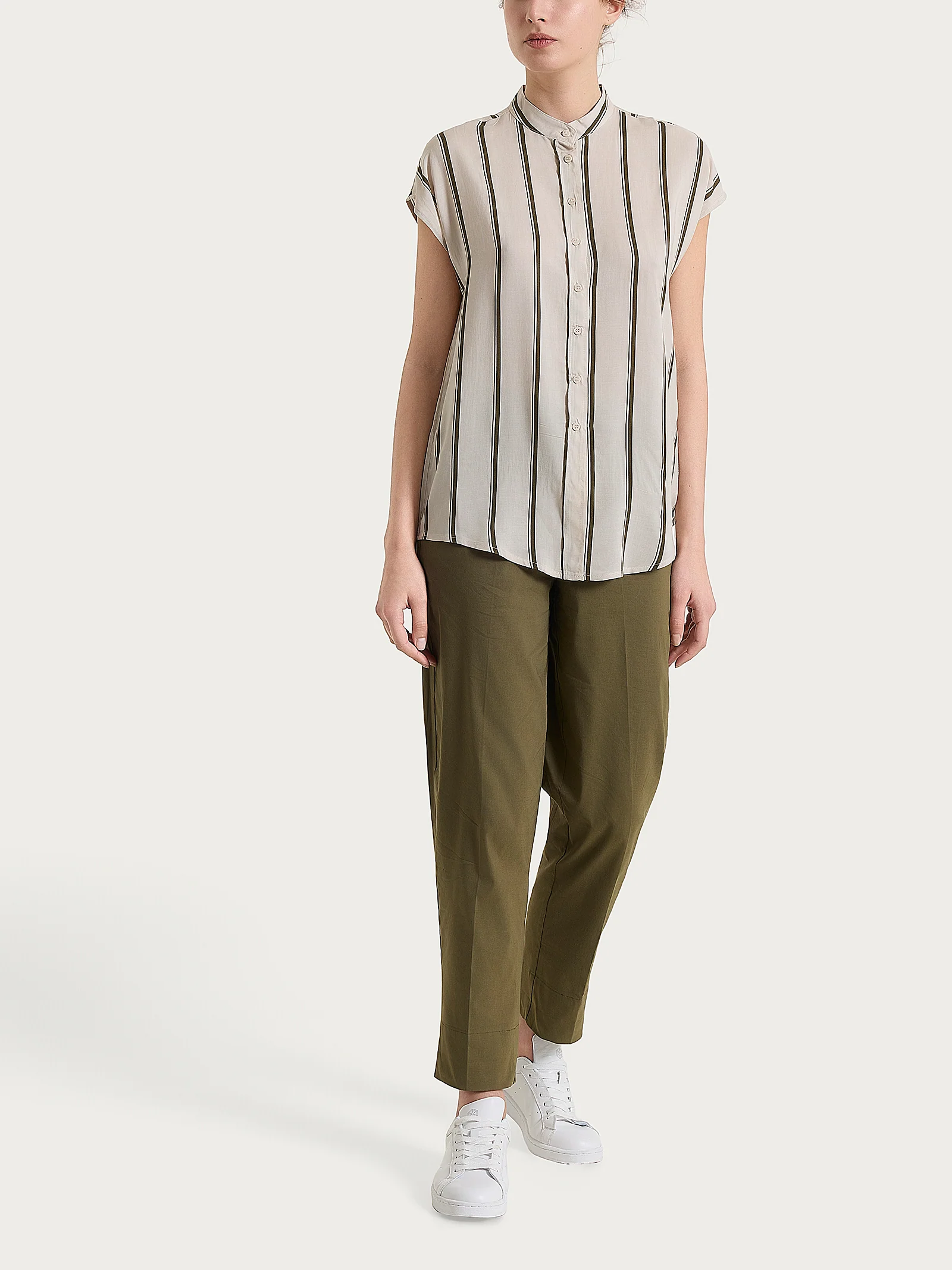 Camicia a righe spaziate e manica corta in EcoSeta - Fant. Dark Olive - Image 5