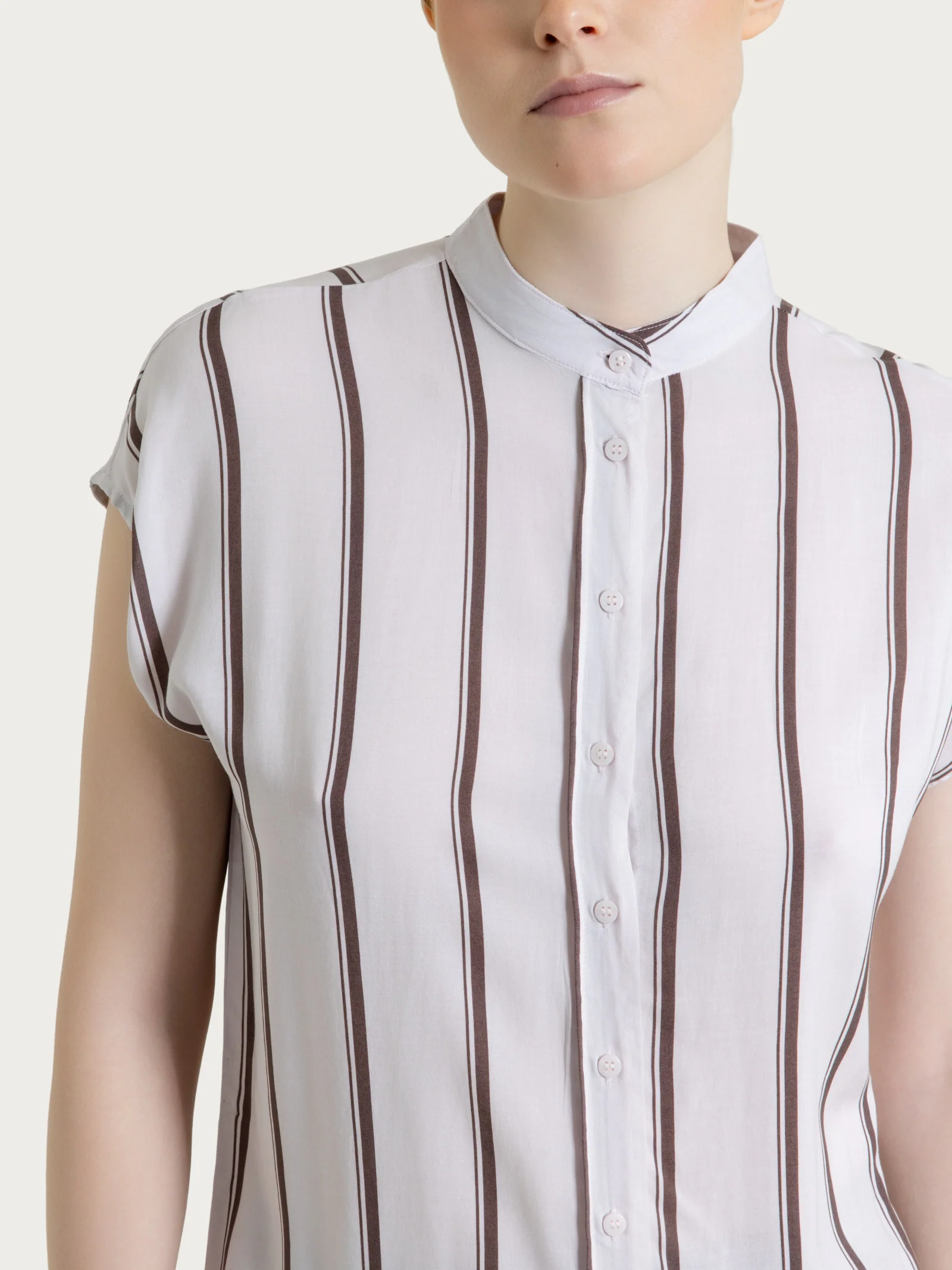 Camicia a righe spaziate e manica corta in EcoSeta - Fant. Plum Truffle - Image 3