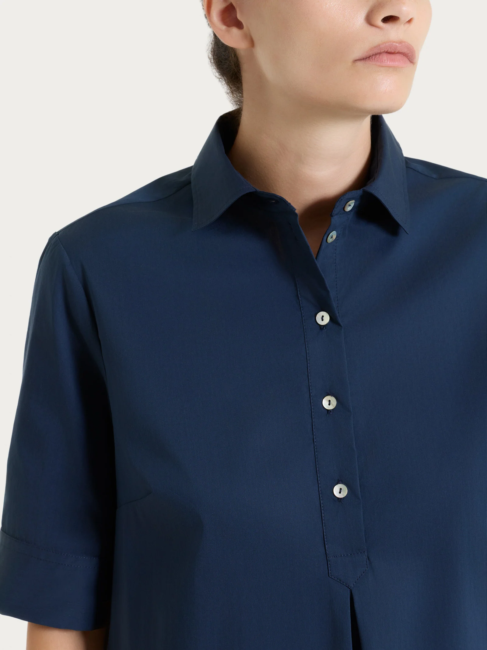 Camicia con collo a serafino in Poplin di cotone - Bleu - Image 4