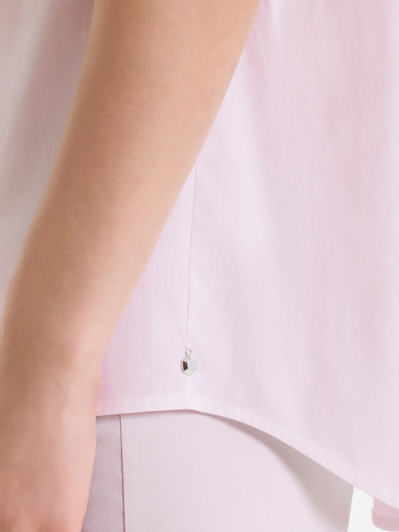 Camicia con collo a serafino in Poplin di cotone - Pale Lilac - Image 4