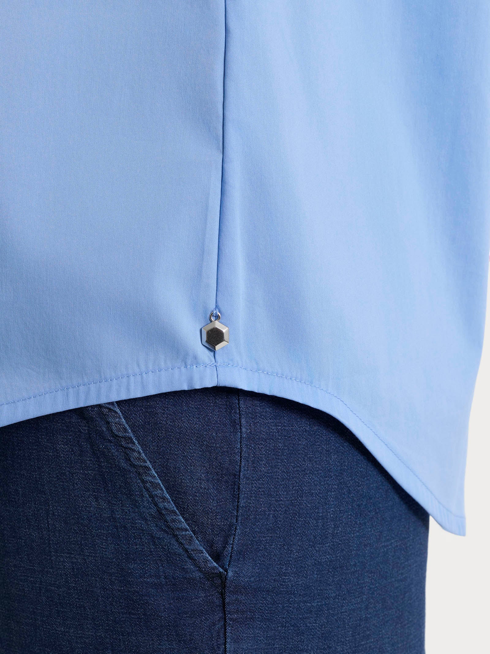 Camicia con collo a serafino in Poplin di cotone - Bel Air Blue - Image 4