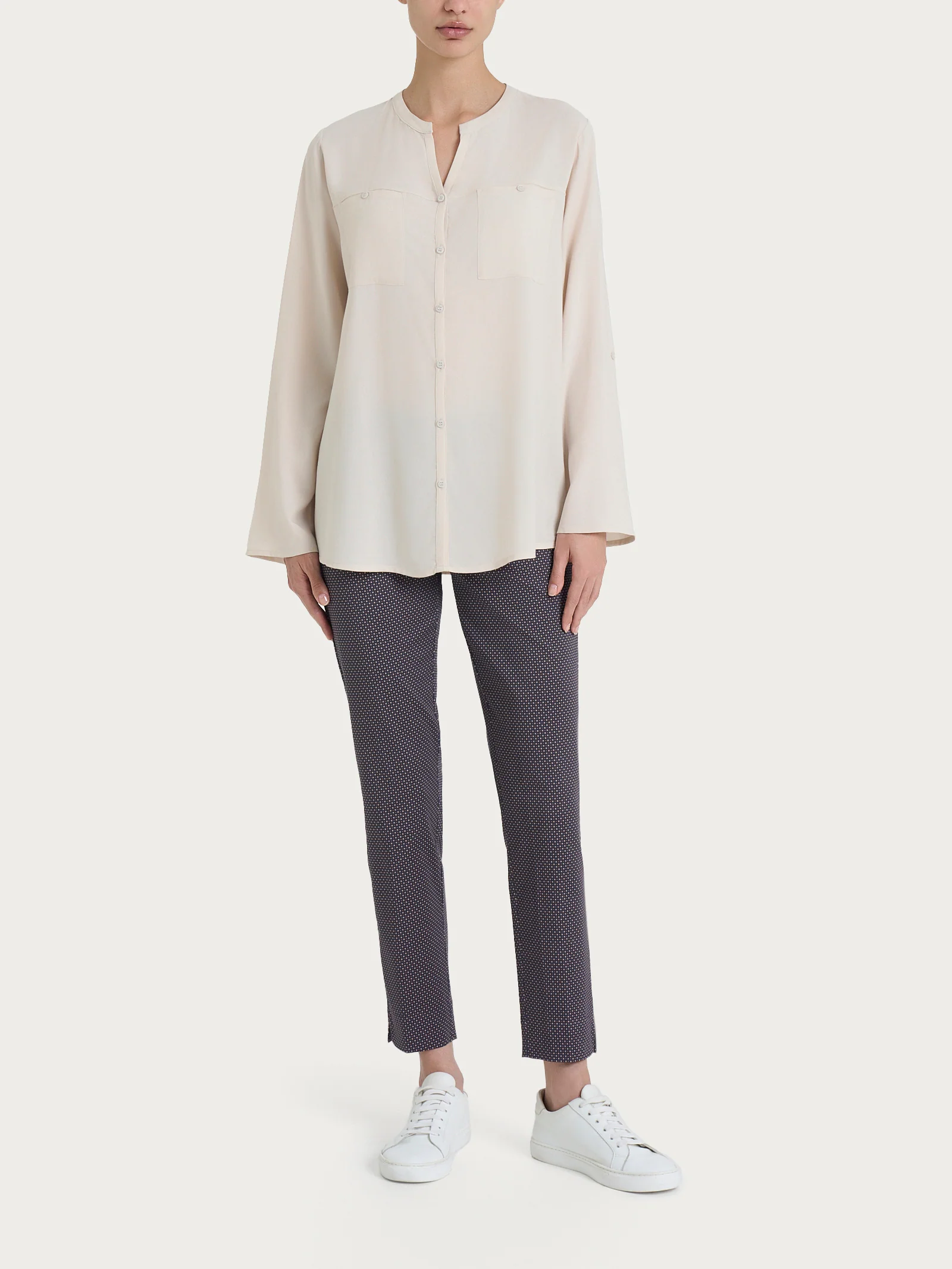 Camicia con collo alla coreana in EcoSeta - Champignon - Image 4