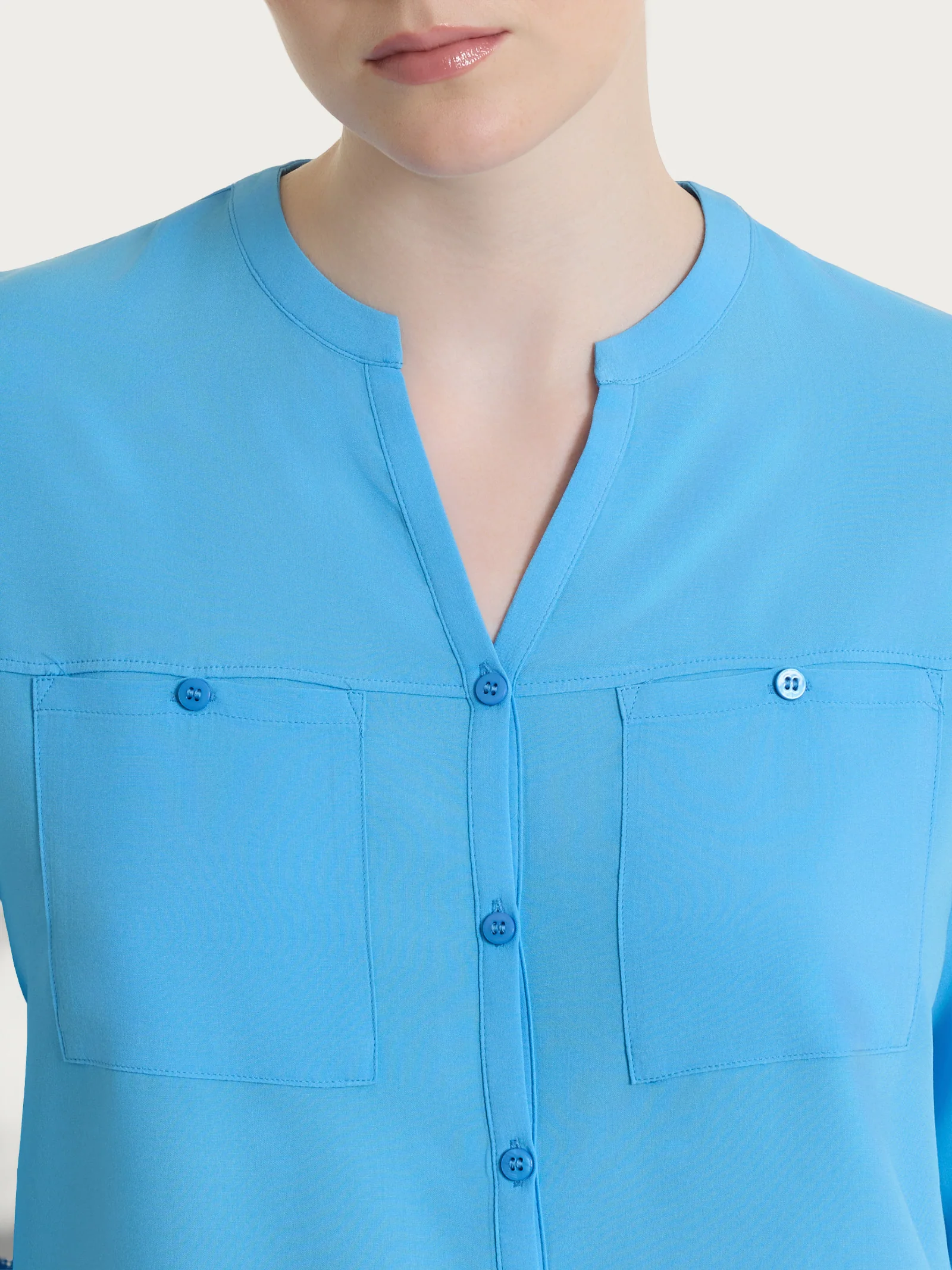 Camicia con collo alla coreana in EcoSeta - Azure Blue - Image 5