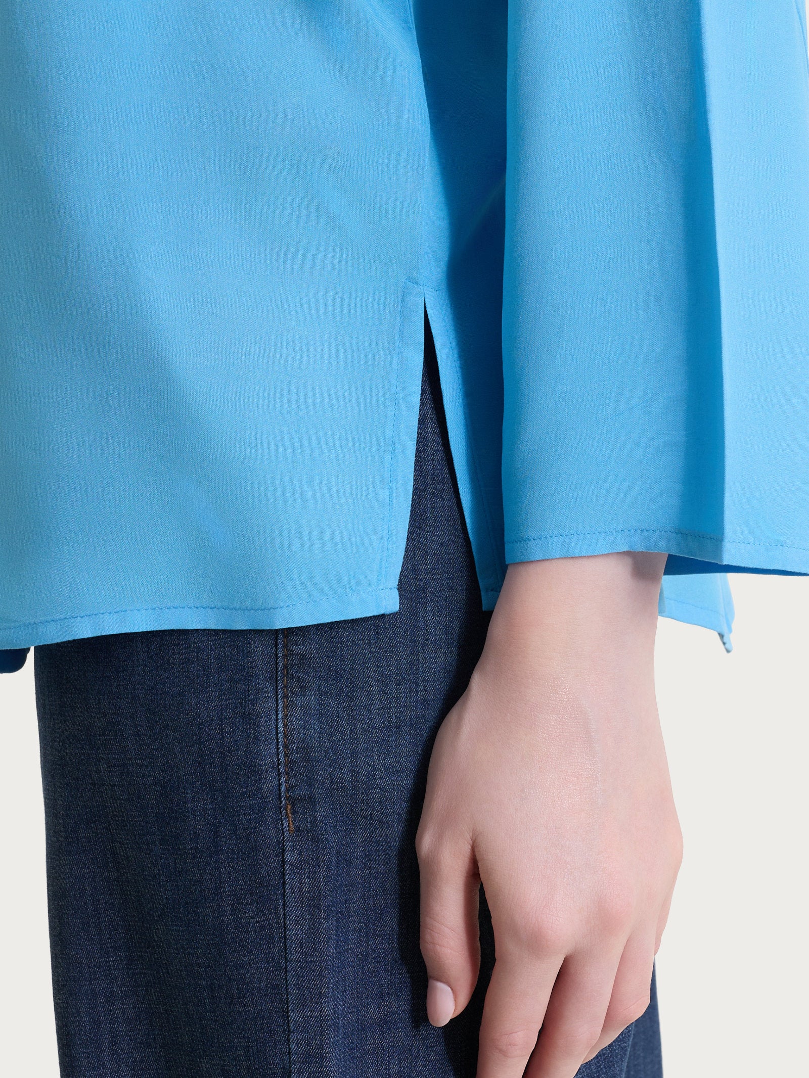 Camicia con collo alla coreana in EcoSeta - Azure Blue - Image 6