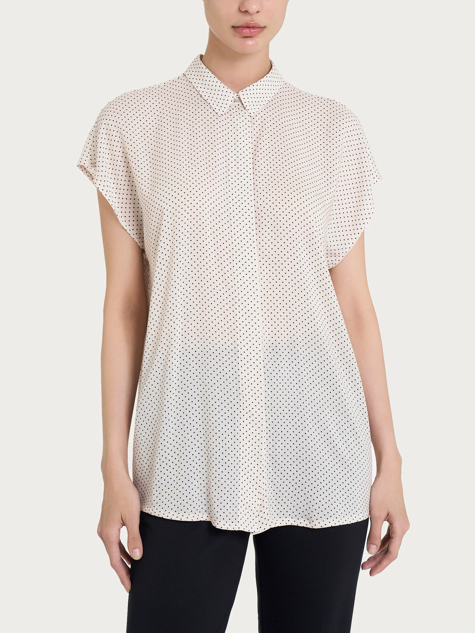 Camicia con dots e manica corta a kimono in Ecoseta - Fant.Champignon