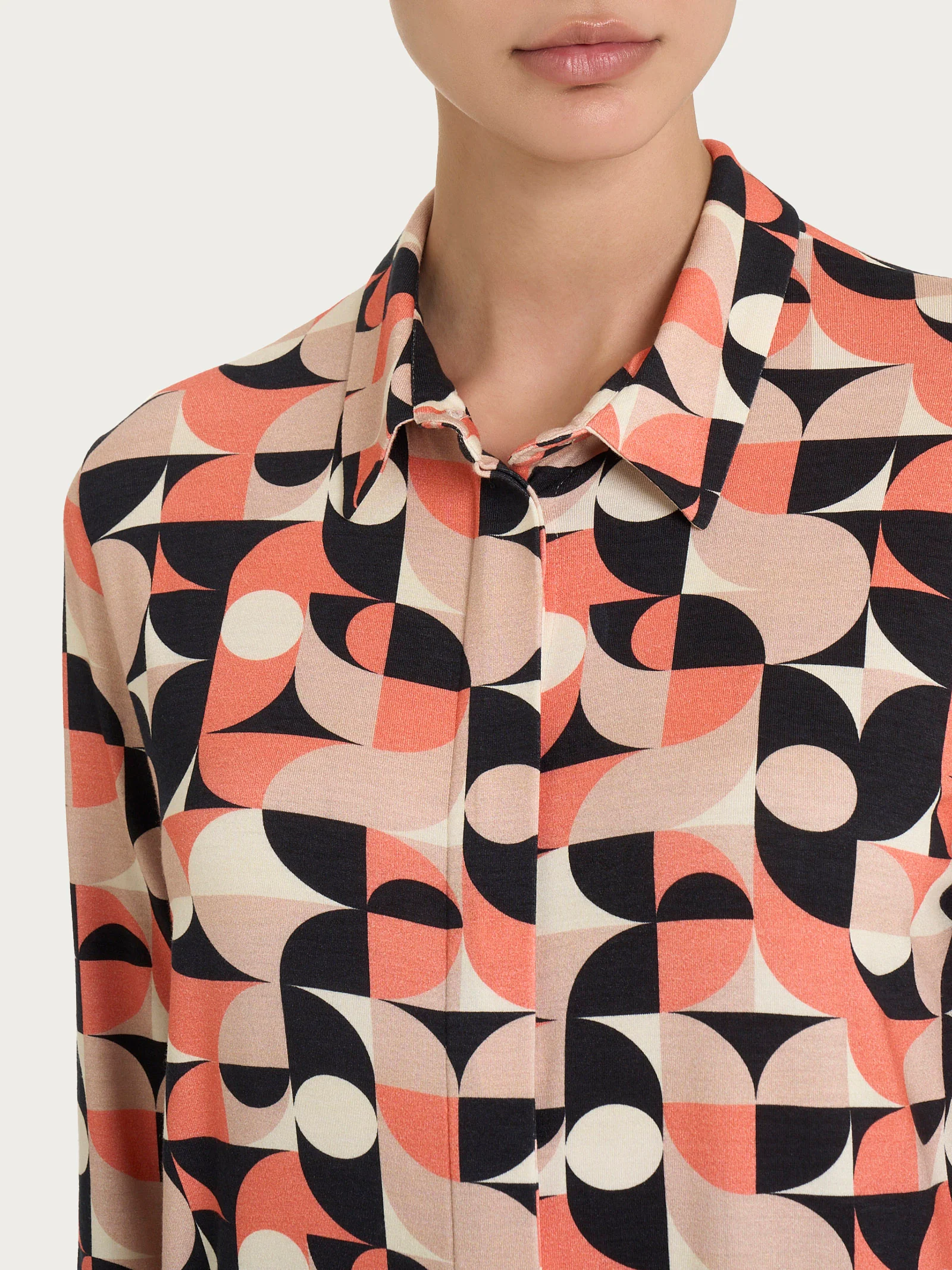 Camicia con geometric pattern in Viscosa Summer - Fant. Warm Taupe - Image 3
