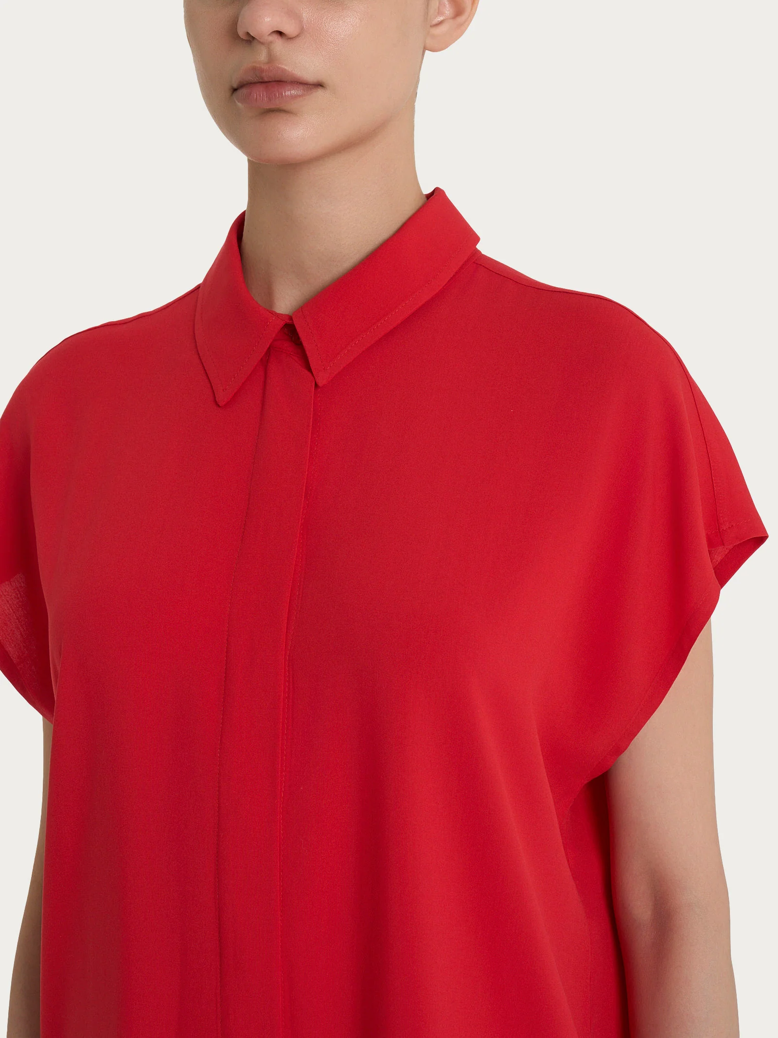 Camicia con manica corta a kimono in Ecoseta - Salsa - Image 3
