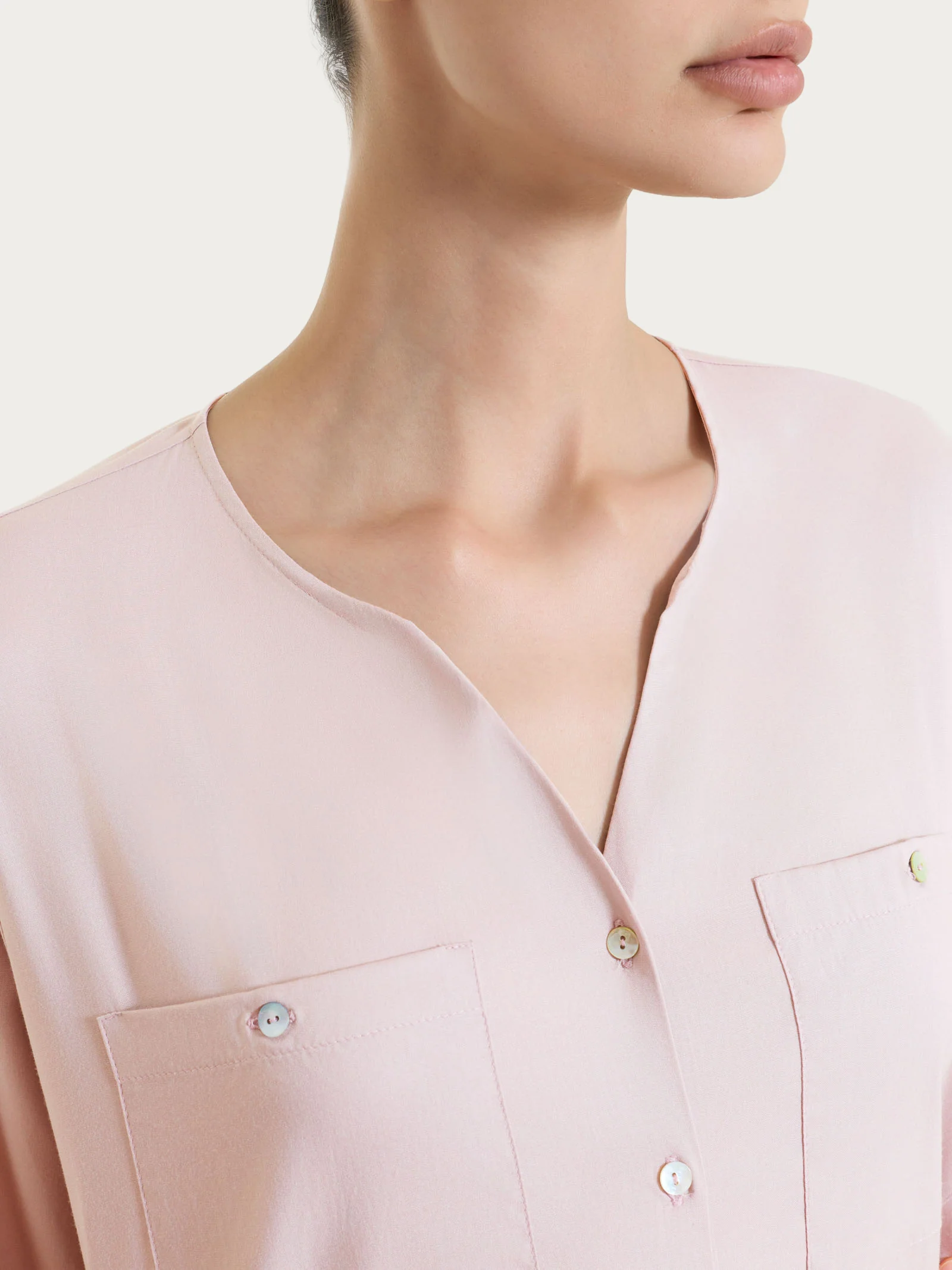 Camicia con manica risvoltabile in Voile Stretch - Cameo Rose - Image 4