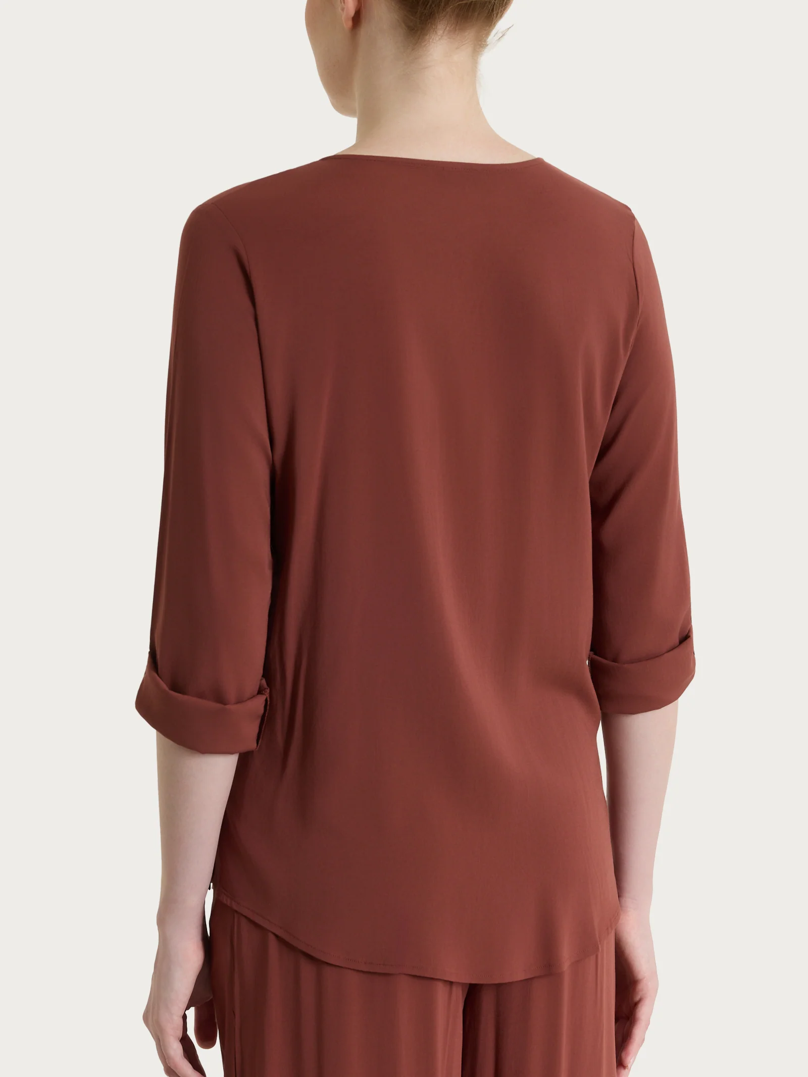 Camicia con manica risvoltabile in Voile Stretch - Mahogany - Image 4