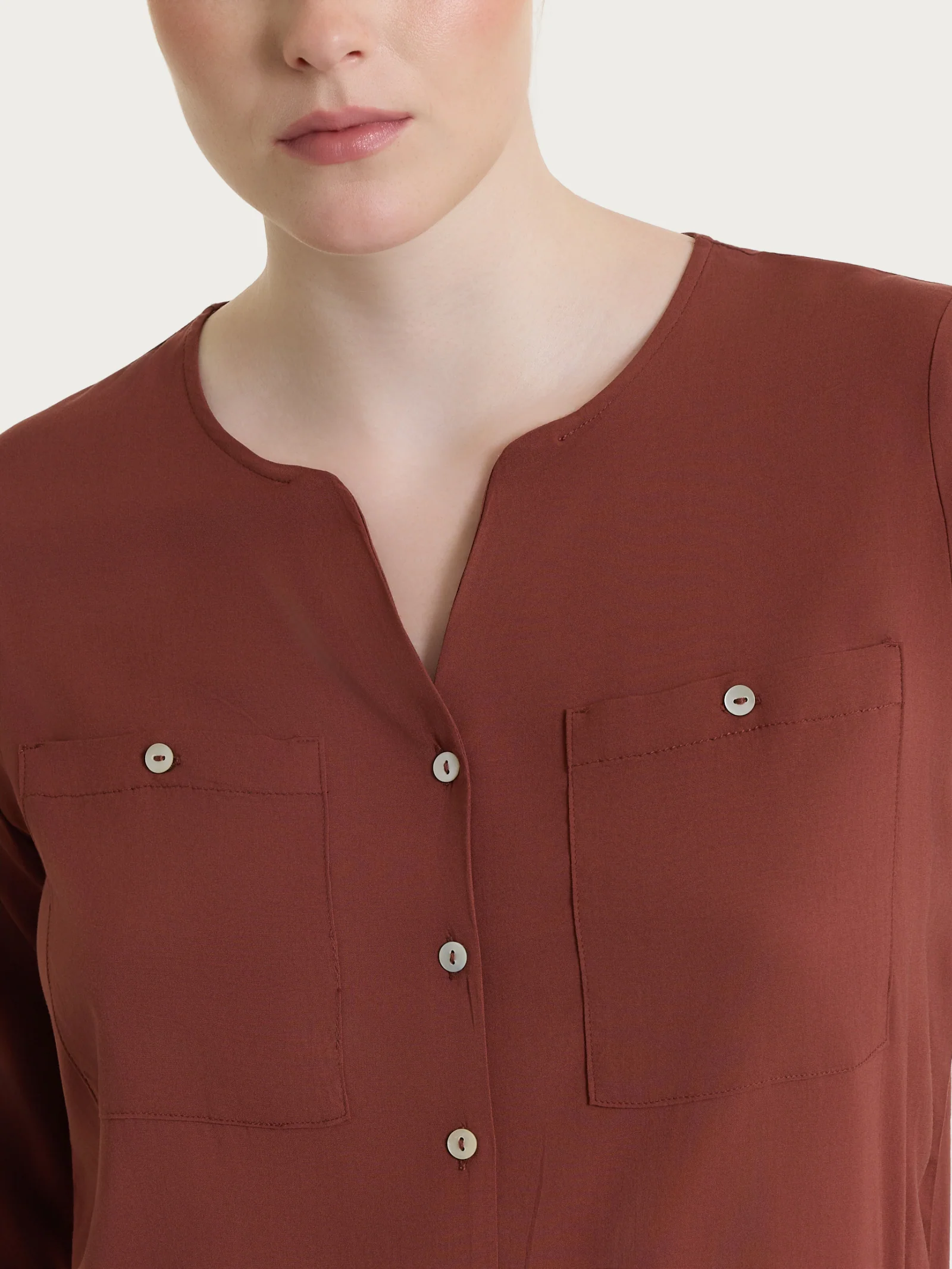 Camicia con manica risvoltabile in Voile Stretch - Mahogany - Image 5