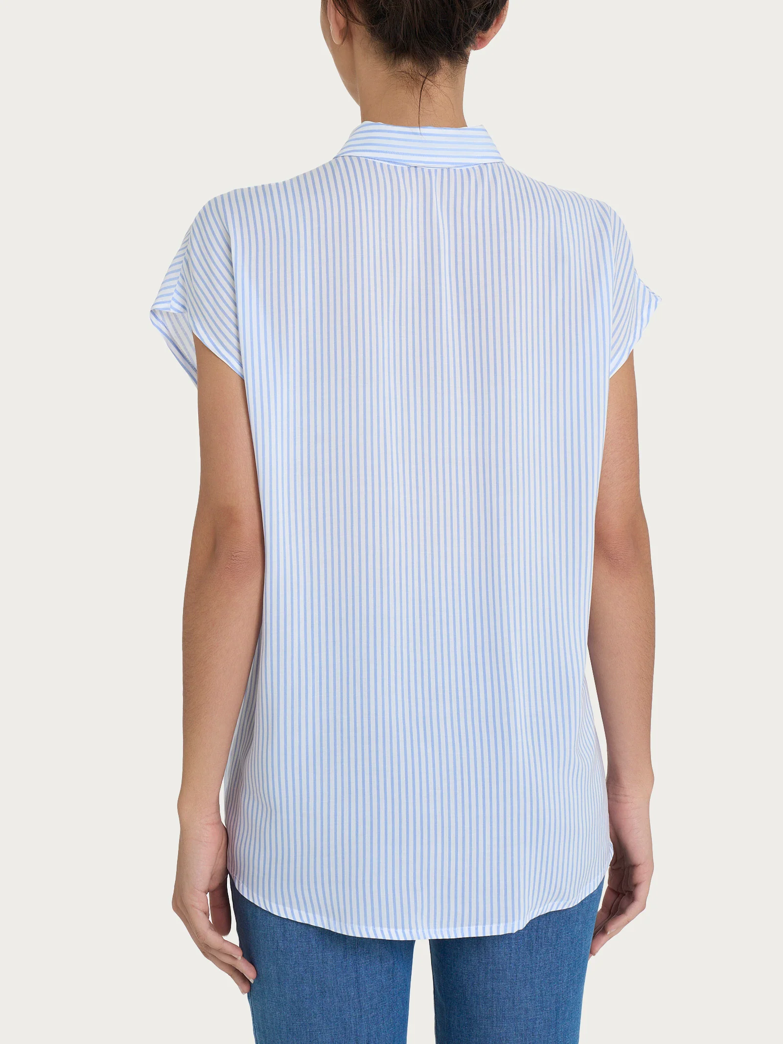 Camicia con stripes e manica corta a kimono in Ecoseta - Fant. Lavender Lustre - Image 2