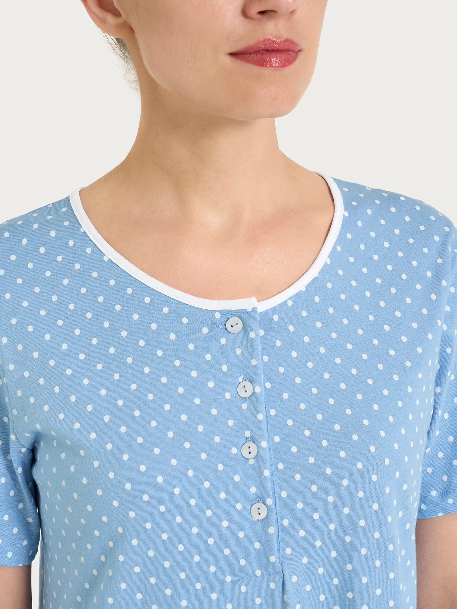 Camicia da notte a pois con collo a serafino in Jersey di cotone - Fant. Della Robbia Blue - Image 3