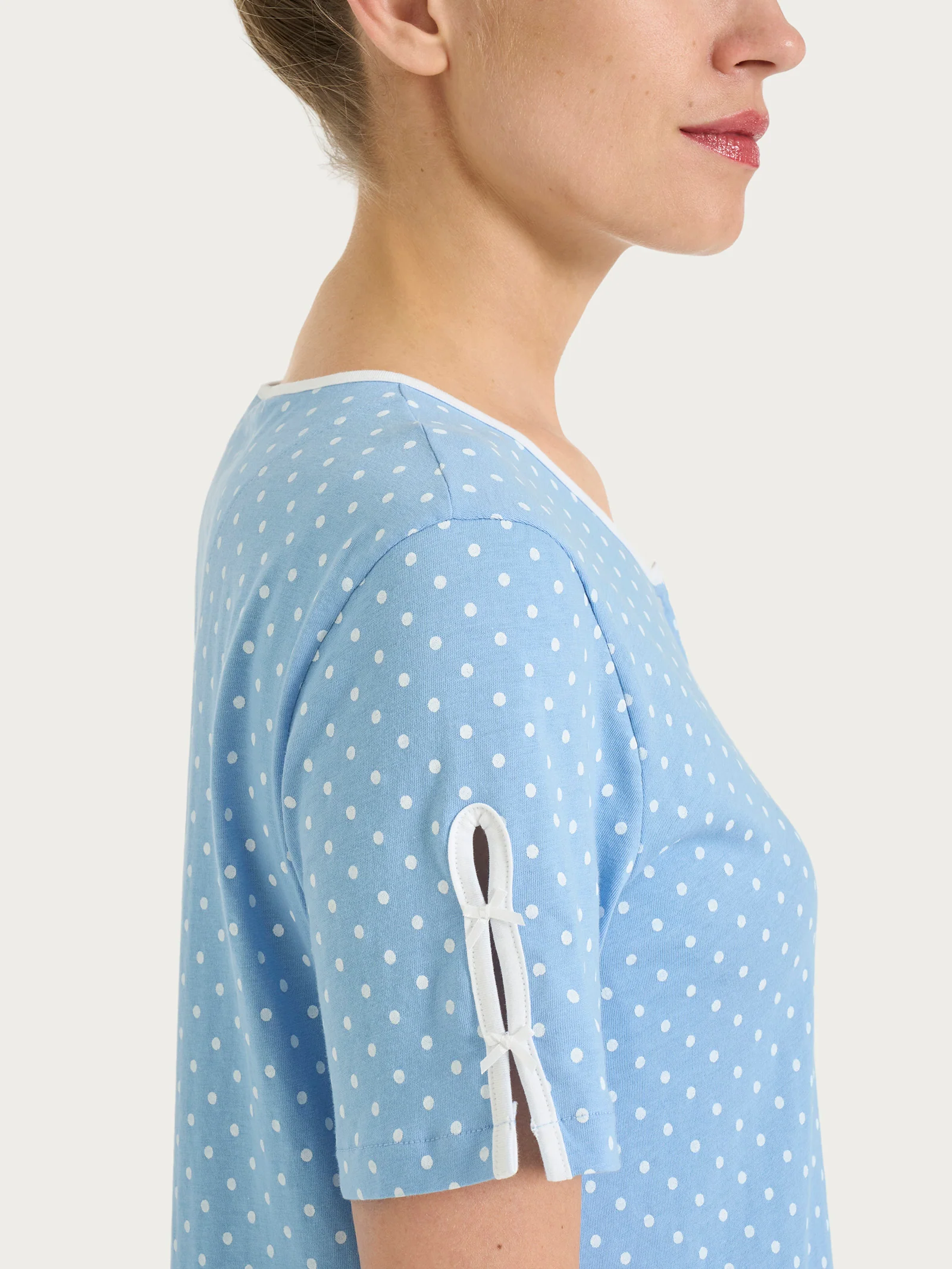 Camicia da notte a pois con collo a serafino in Jersey di cotone - Fant. Della Robbia Blue - Image 4