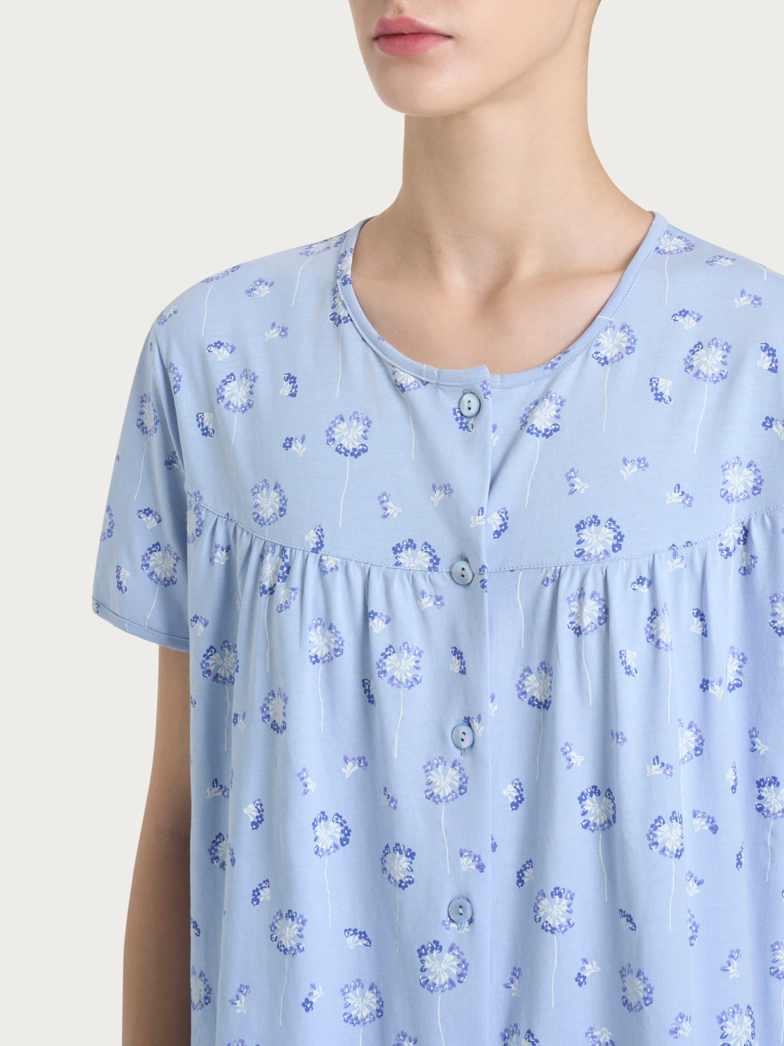 Camicia da notte aperta con arricciatura in Jersey di cotone 40-52 - Fant. Brunnera Blue - Image 3