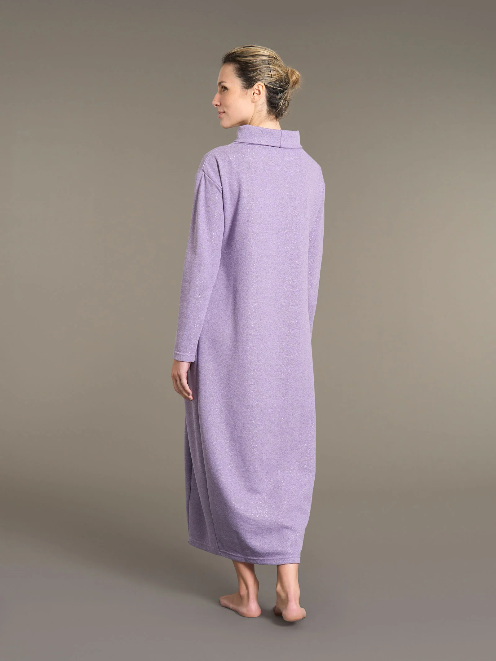 Camicia da notte lunga con collo alto in Cotton Eco Pile e Lurex - Lilla - Image 2
