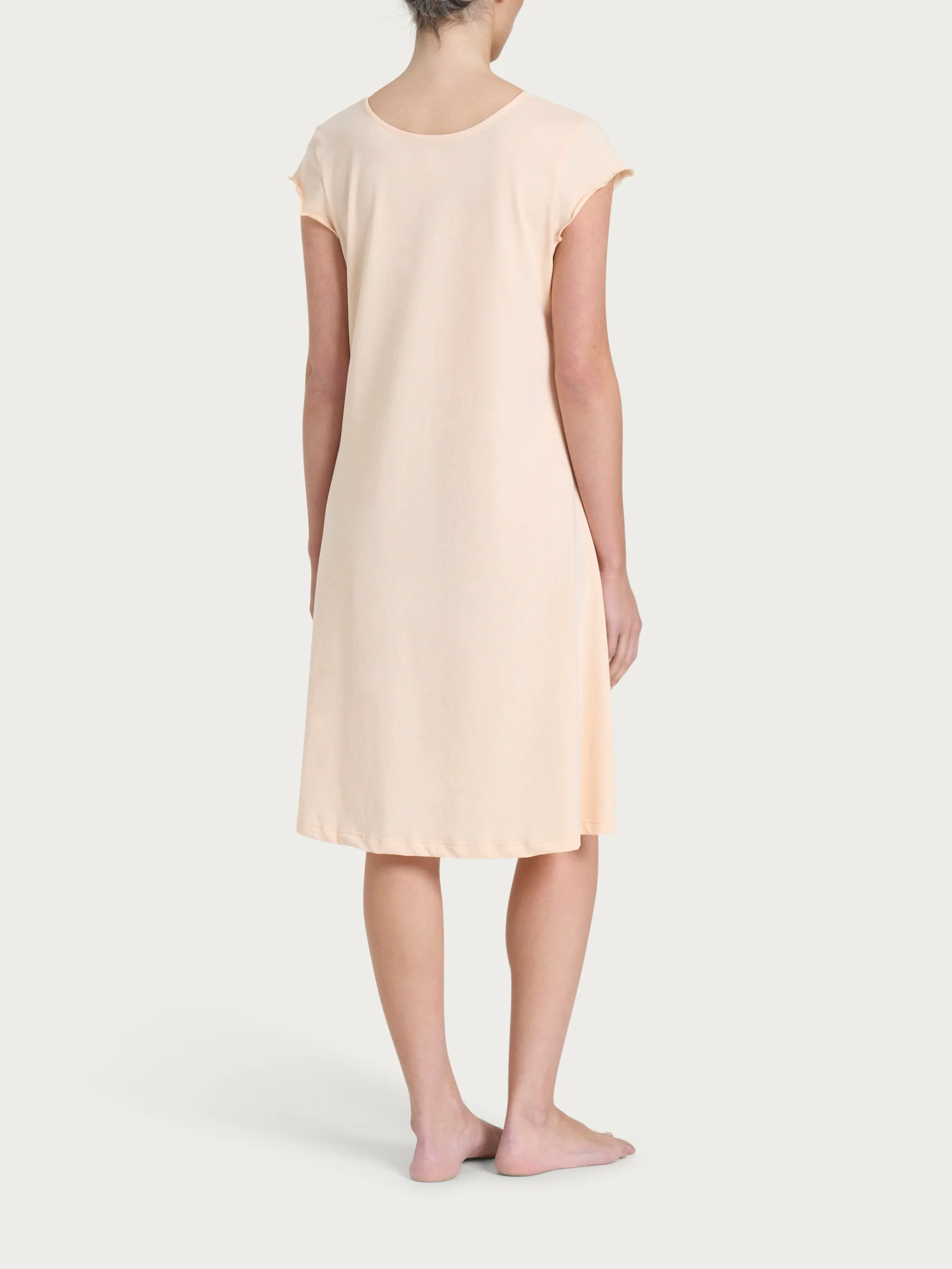 Camicia da notte tinta unita con scollo a V in Jersey di Cotone - Pale Peach - Image 2
