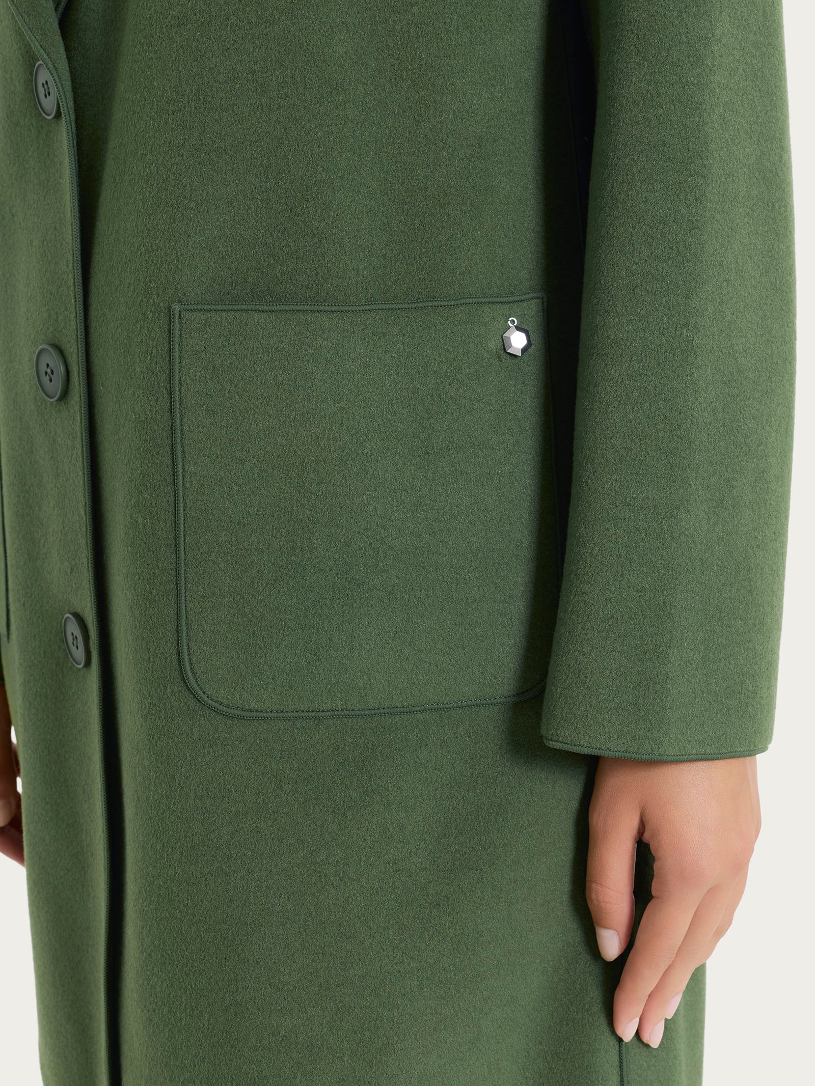 Cappotto con bottoni in Vegan Wool - Bronze Green - Image 3