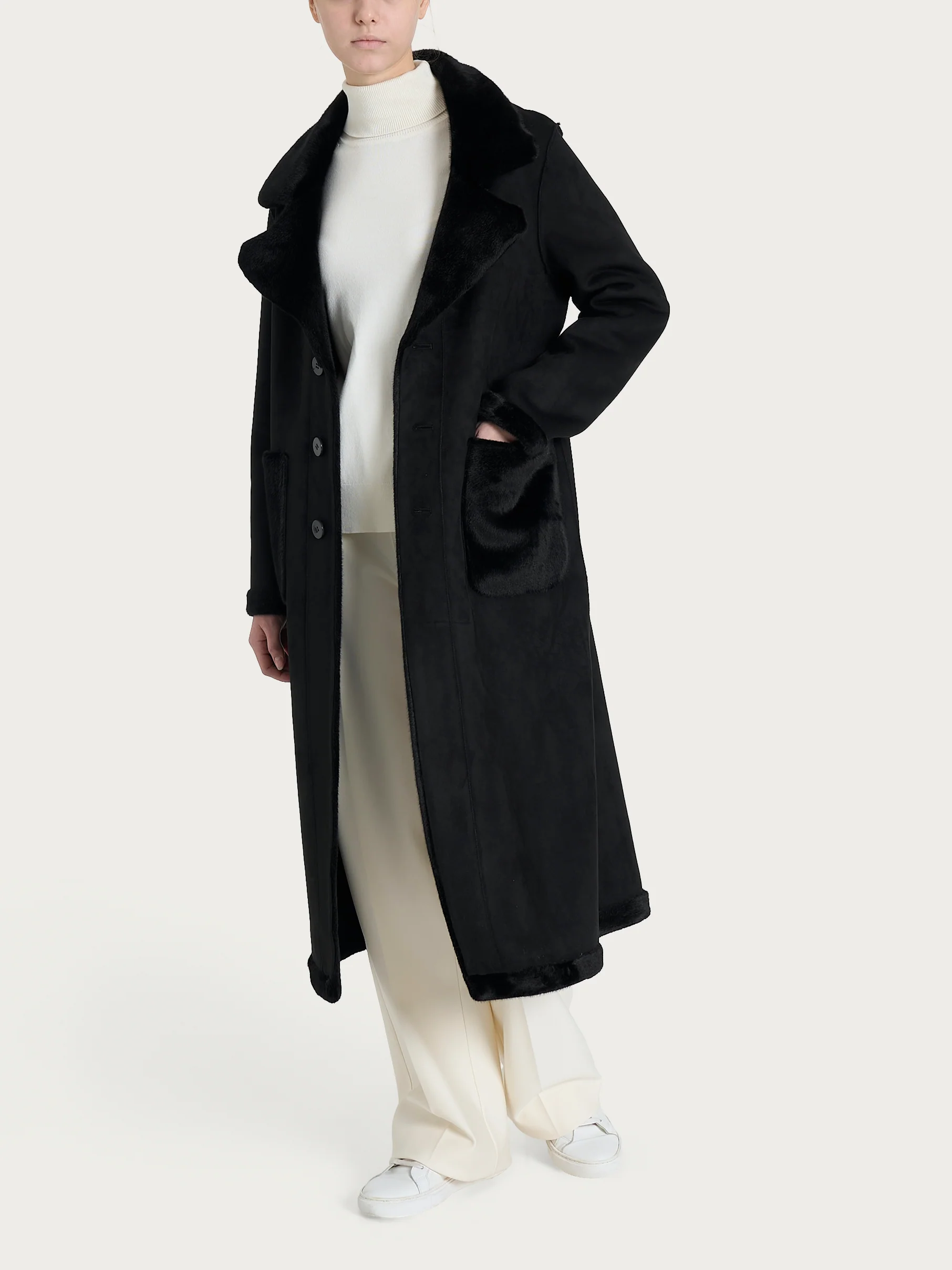 Cappotto lungo con revers double-face in Vegan Shearling - Nero - Image 9