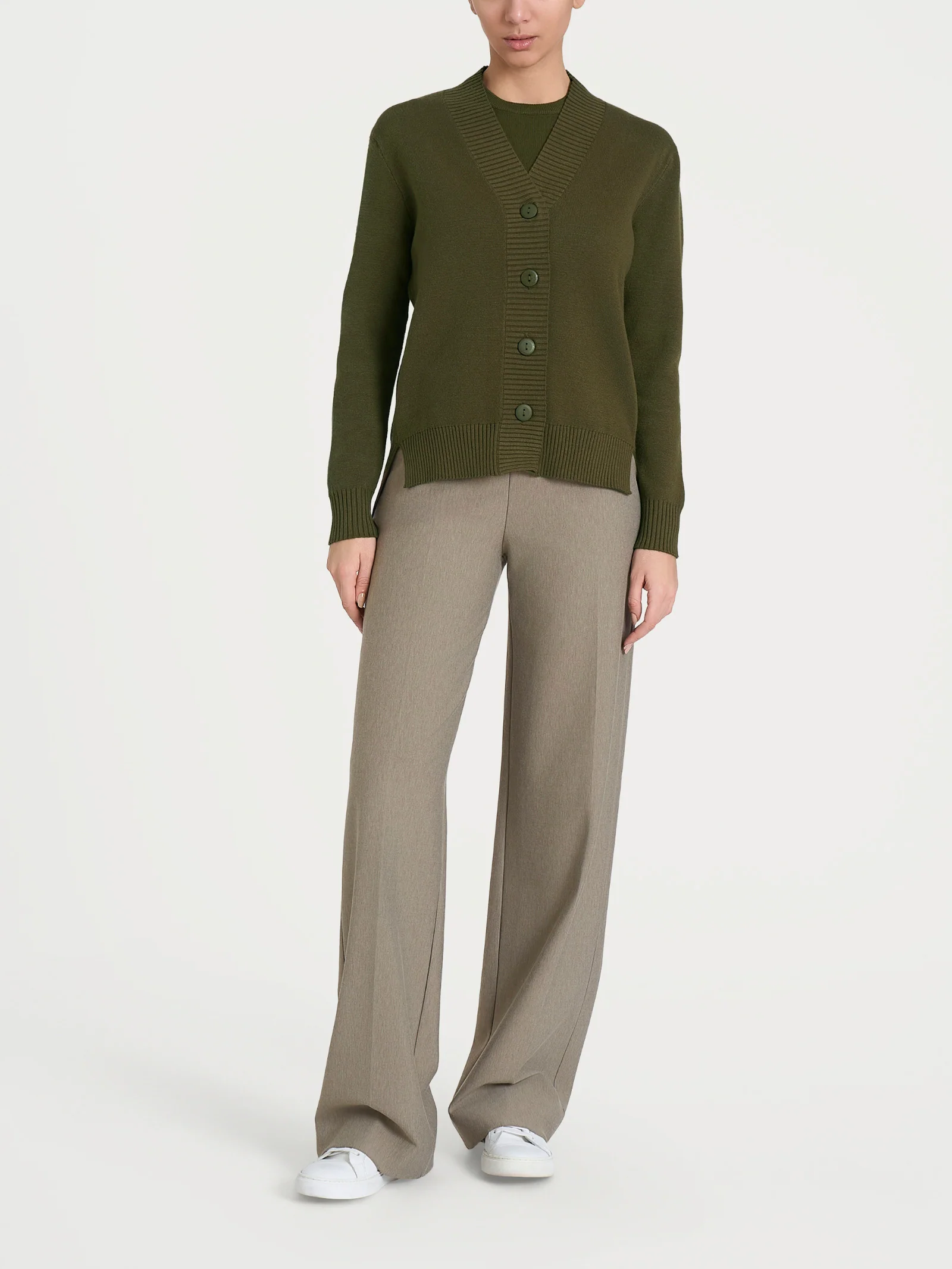 Cardigan asimmetrico con bottoni in Super Soft - Dark Olive - Image 5