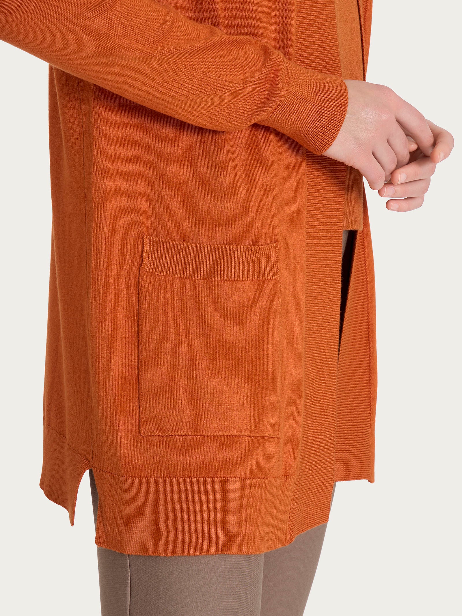 Cardigan con bottoni Four Seasons - Rust - Image 5