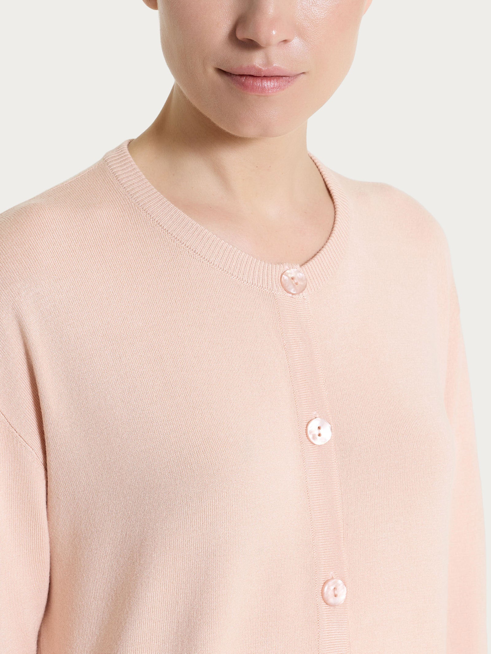 Cardigan con bottoni in Summertime - Cameo Rose - Image 4