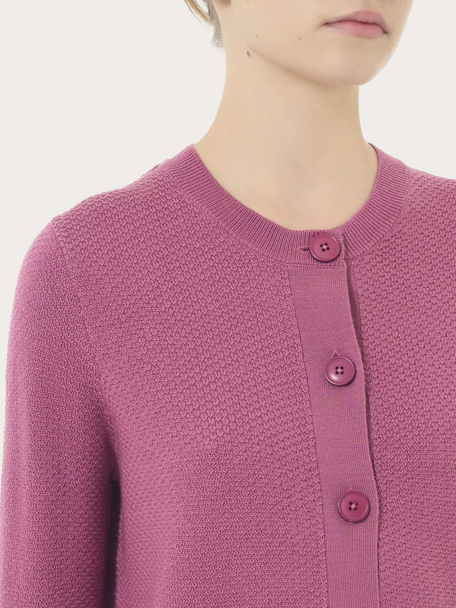 Cardigan corto con bottoni in Merino Soft - Red Violet - Image 3