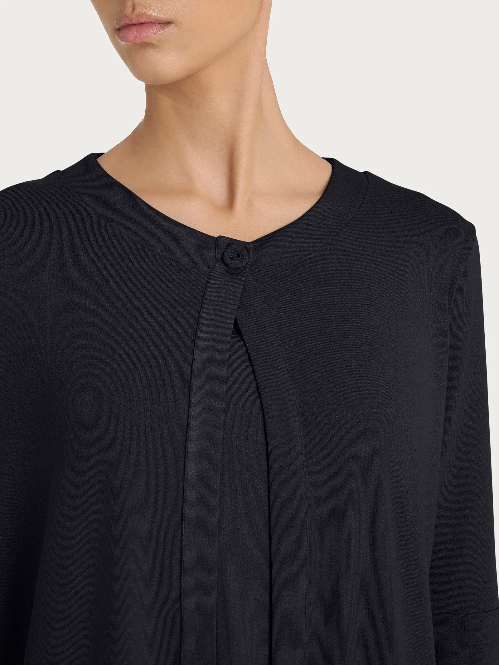 Cardigan corto in jersey di viscosa crêpe - Nero - Image 3