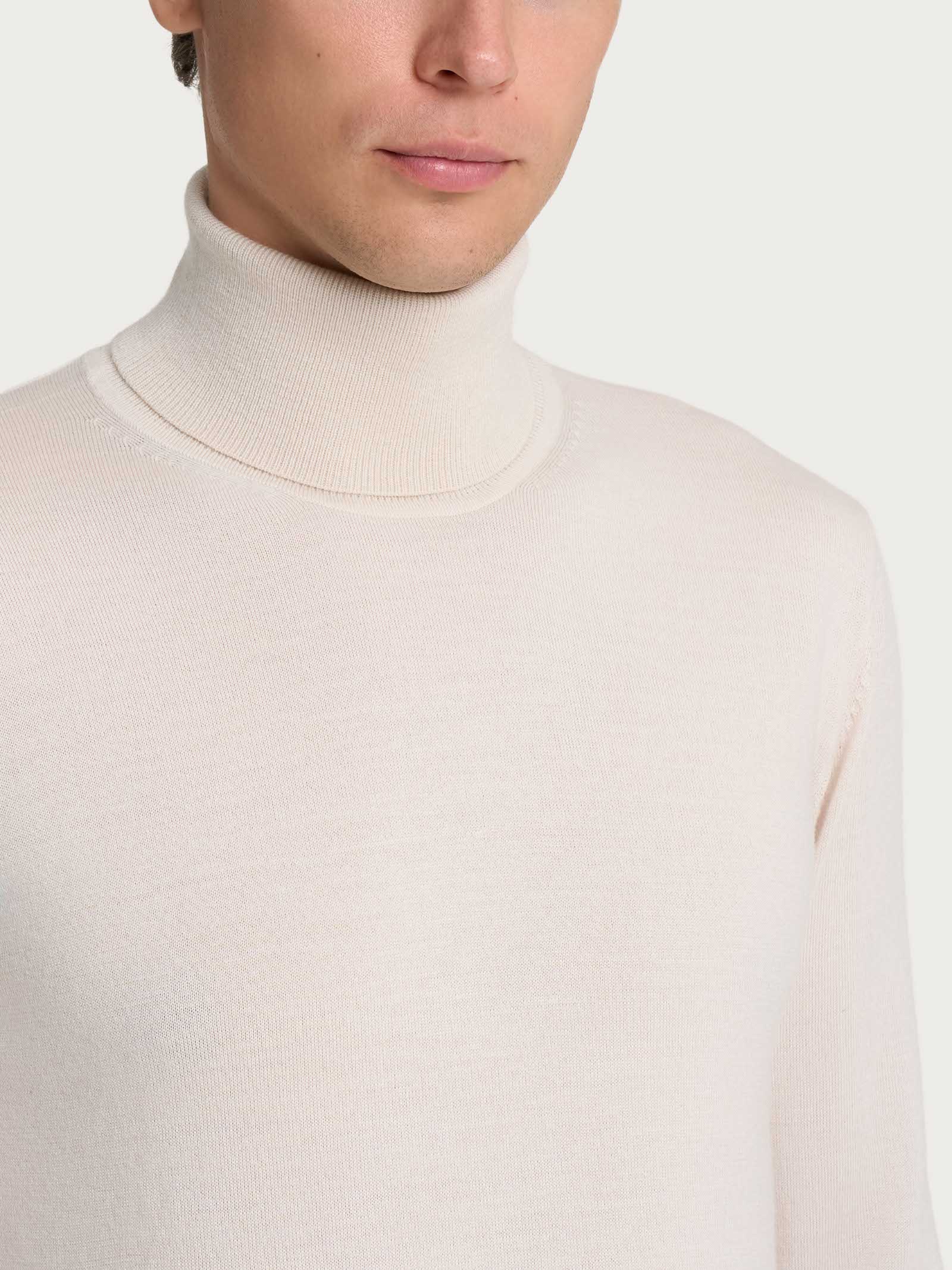Dolcevita a maglia unita in Merino Soft - Champignon - Image 3