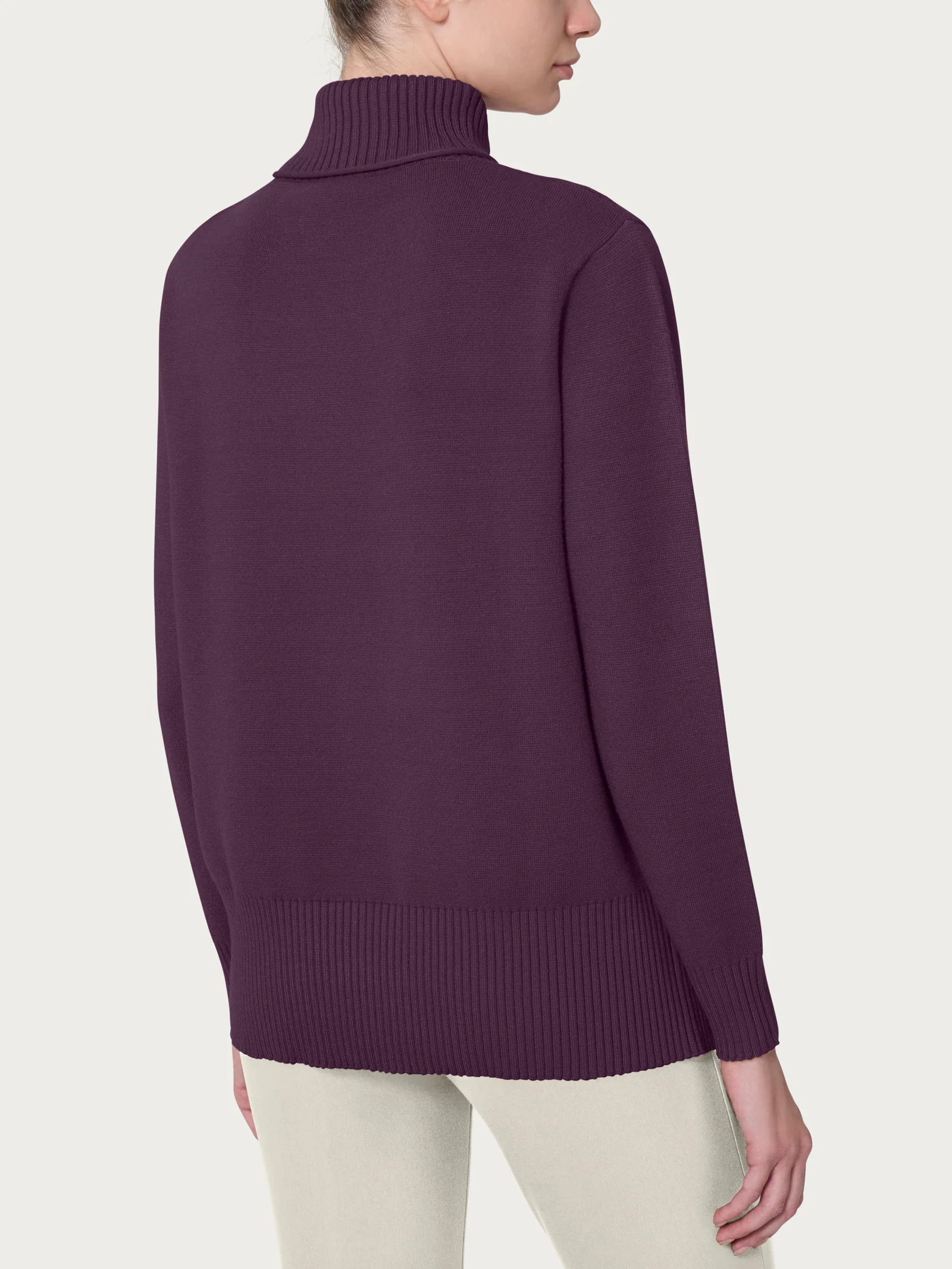 Dolcevita asimmetrico in Super Soft - Plum Perfect - Image 2