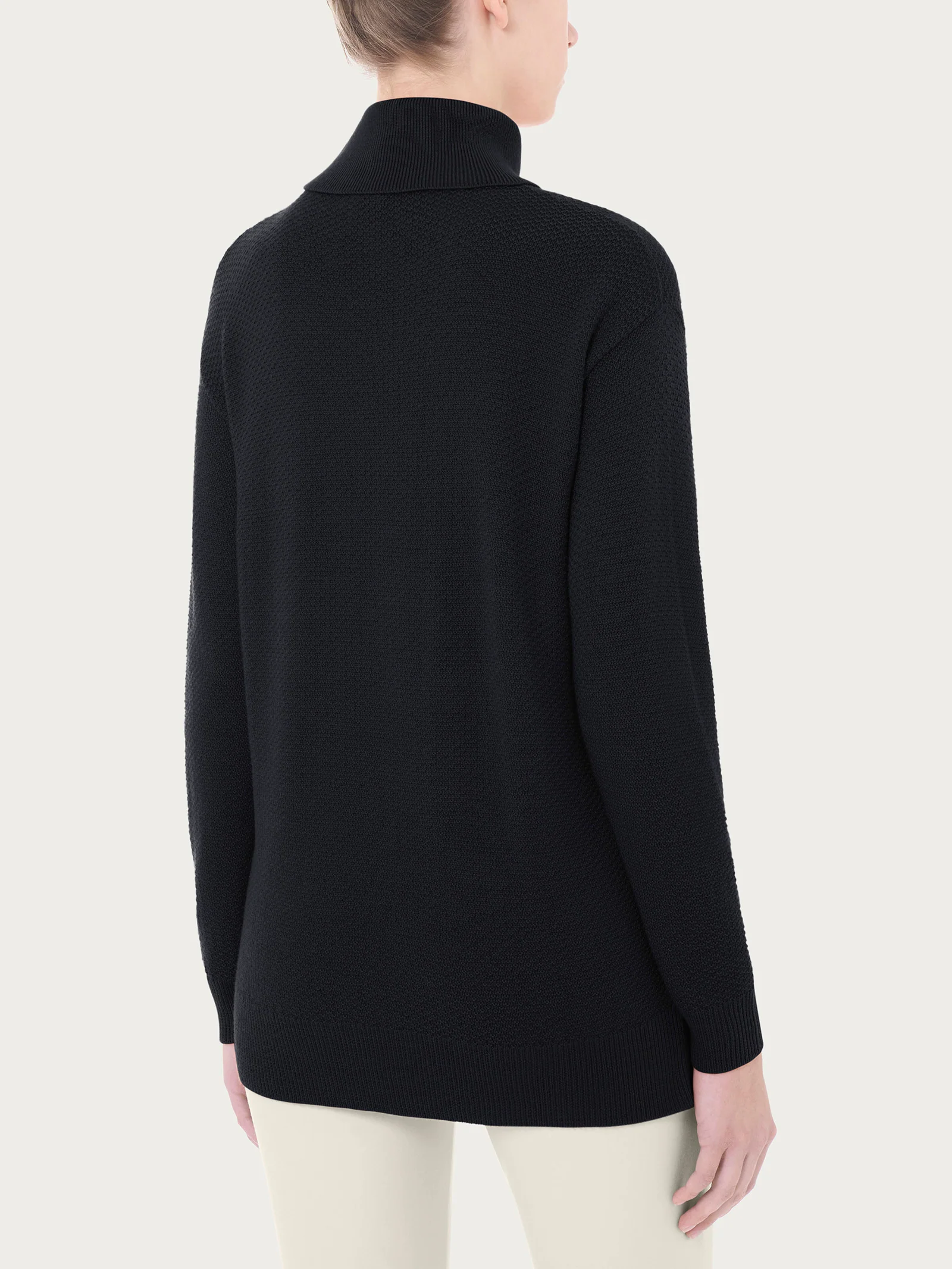Dolcevita con bottoni laterali in Merino Soft - Nero - Image 2