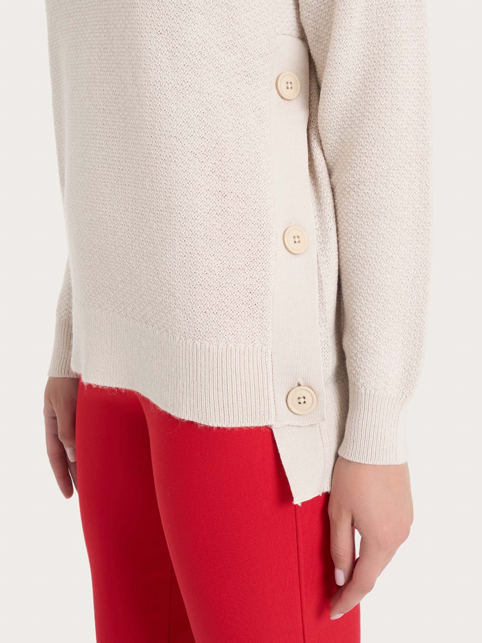 Dolcevita con bottoni laterali in Merino Soft - Champignon - Image 3