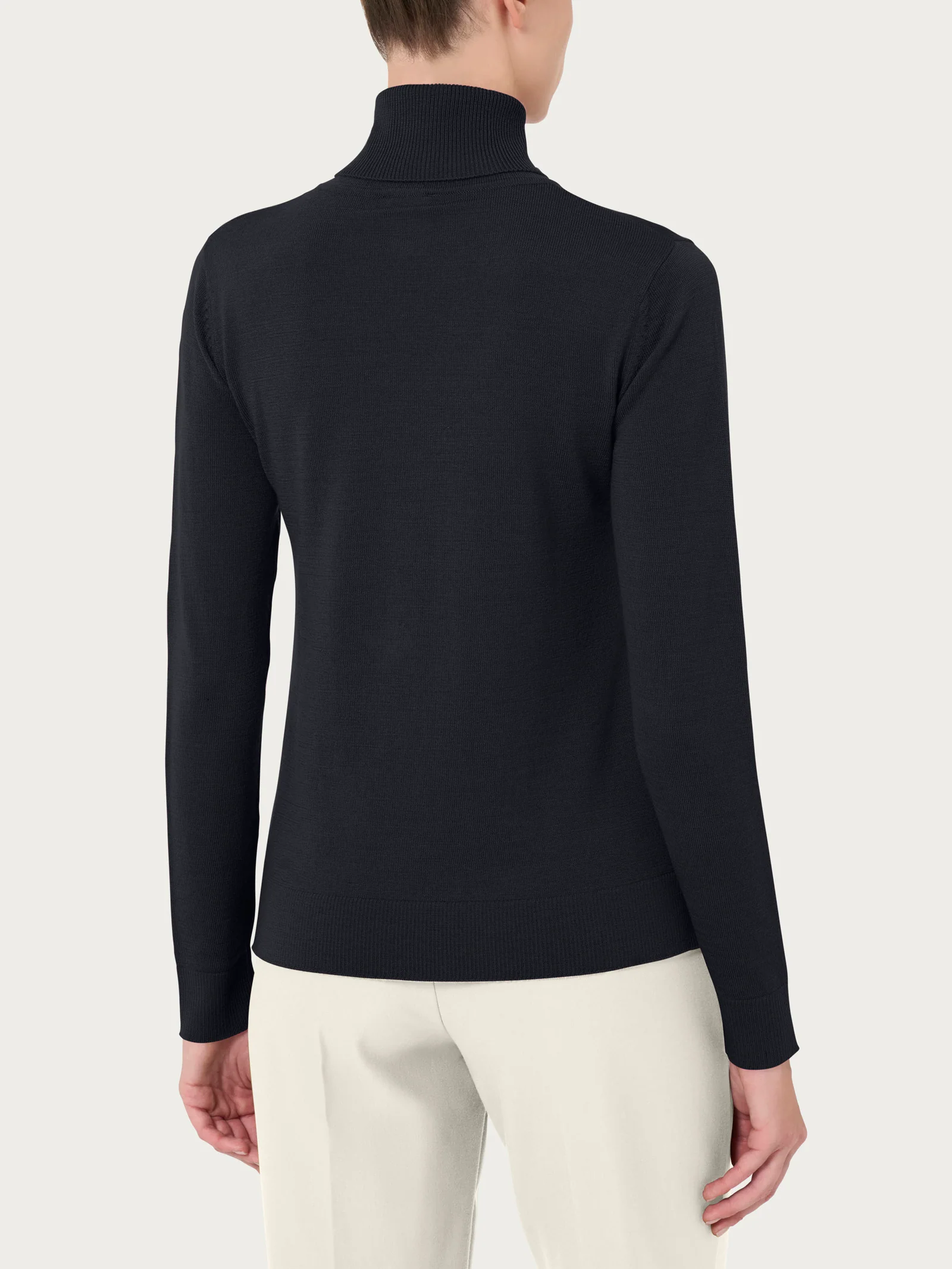 Dolcevita in Merino Soft - Nero - Image 2