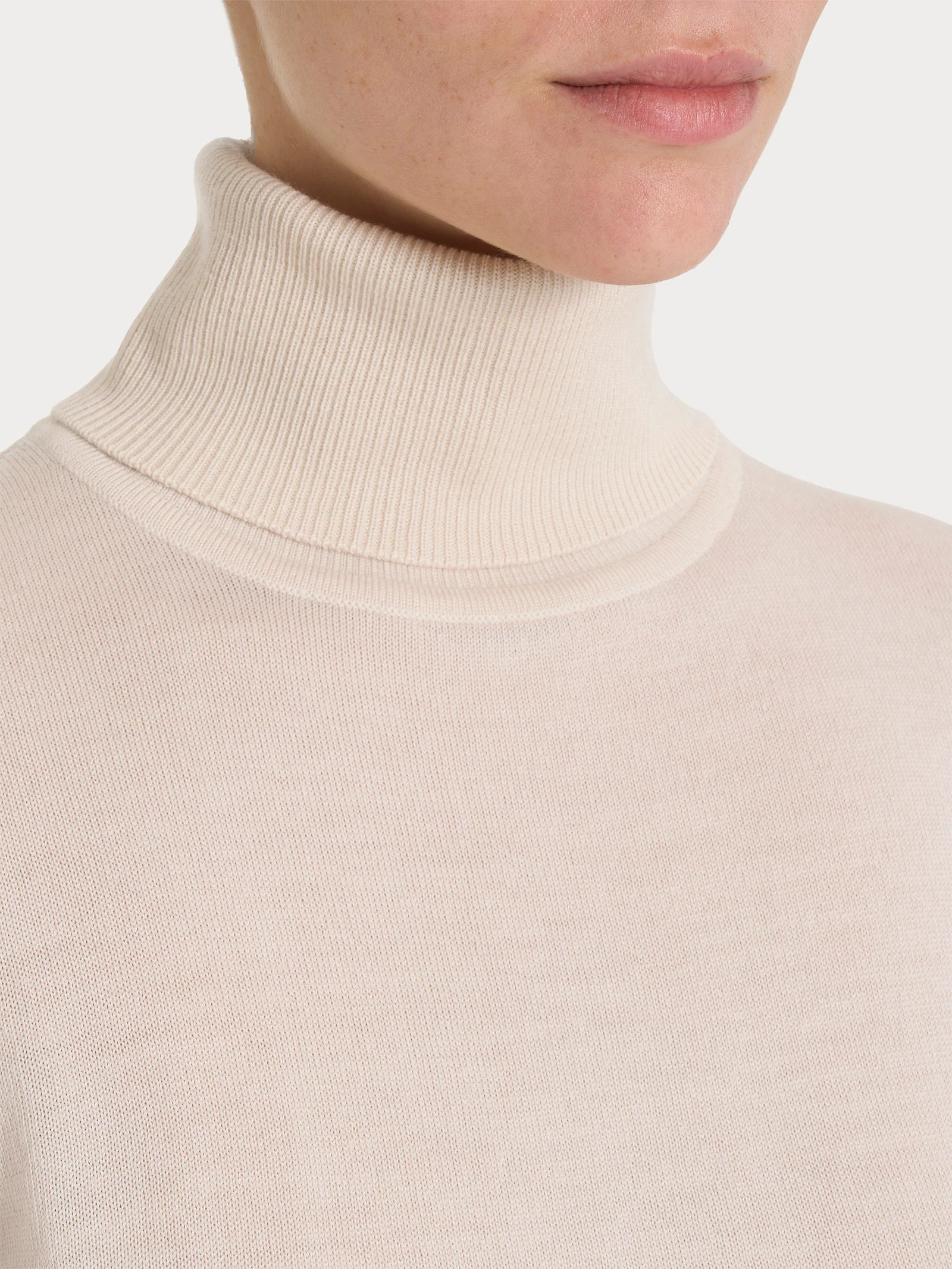 Dolcevita in Merino Soft - Champignon - Image 3