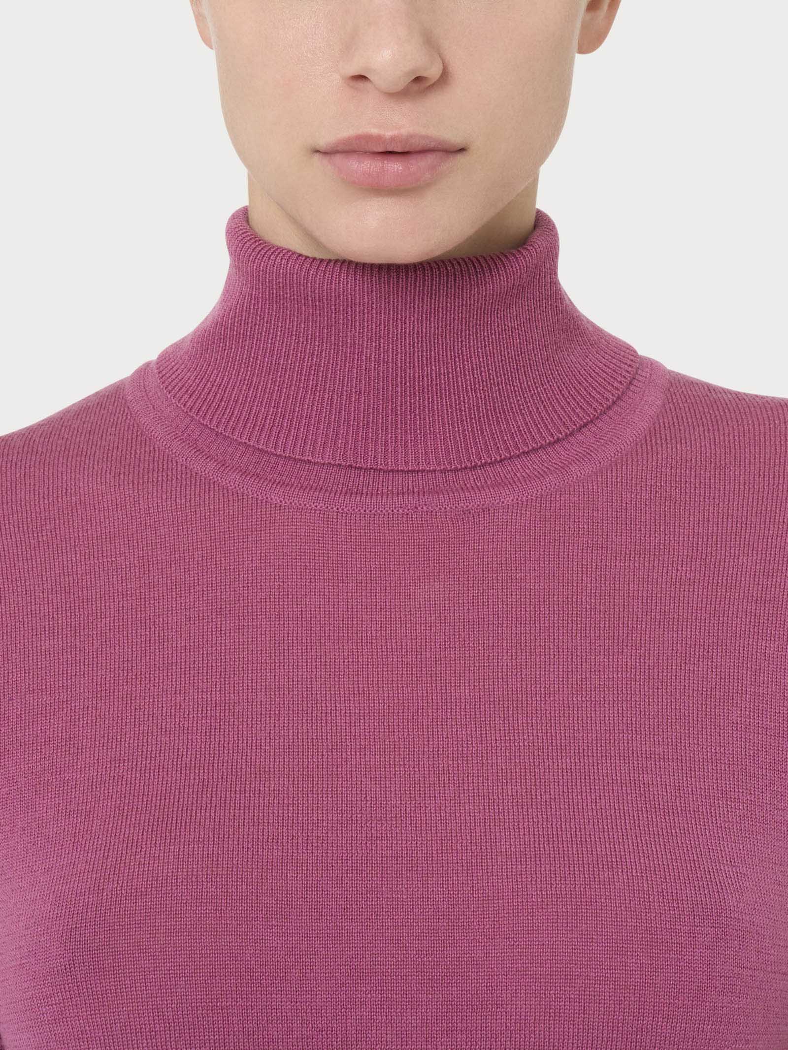 Dolcevita in Merino Soft - Red Violet - Image 3