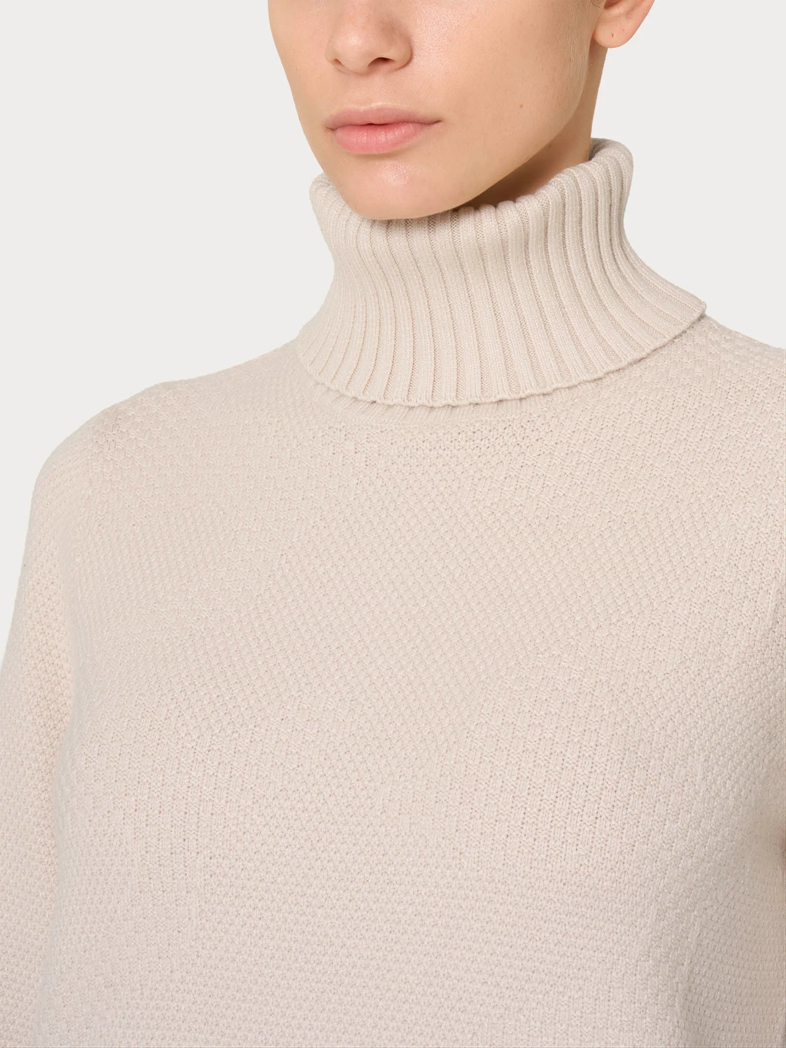 Dolcevita Punto Riso in Super Soft - Champignon - Image 3