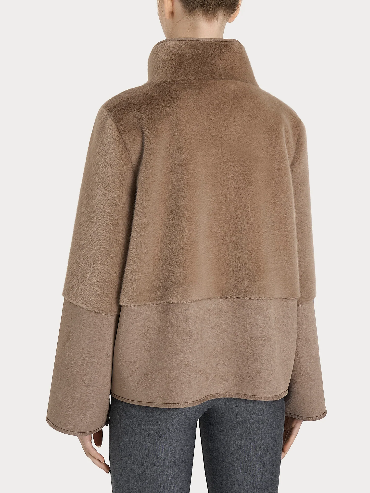 Giacca corta con collo alto double-face in Vegan Shearling  - Pine Bark - Image 3